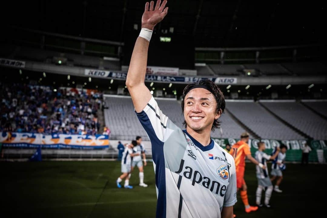 岡野洵さんのインスタグラム写真 - (岡野洵Instagram)「. . 昨日はアウェイにも関わらず沢山の応援ありがとうございました。  自分にベクトルを向けて次も必ず勝つ🔥🔥🔥  「目標が今を支配する」  勝利のために。もっともっと！！！！  #V-VAREN #no.3 #vstokyoverdy」7月6日 22時29分 - jun.o_official