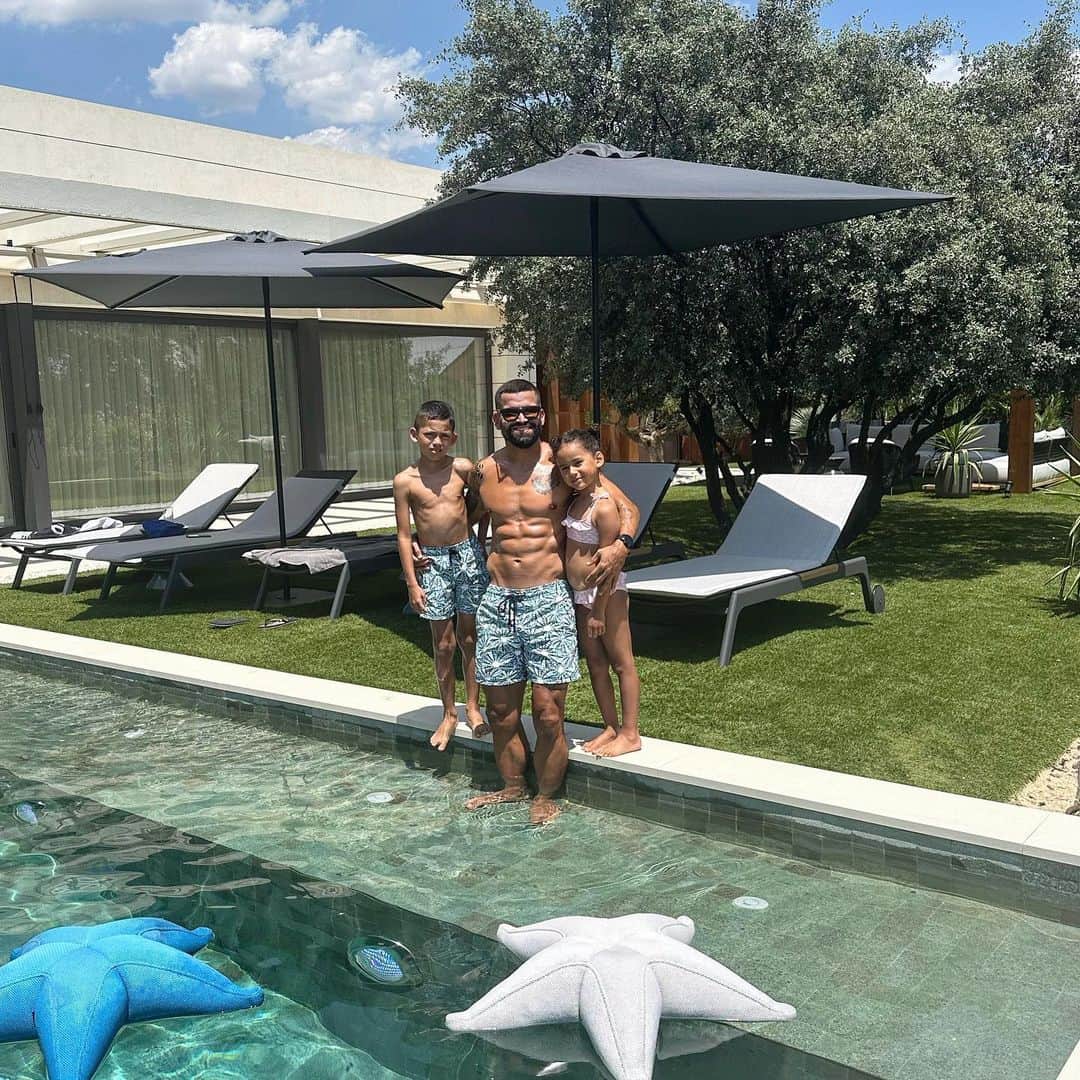 トマス・リンコンのインスタグラム：「Veranito 2023 ☀️ 🇪🇸」