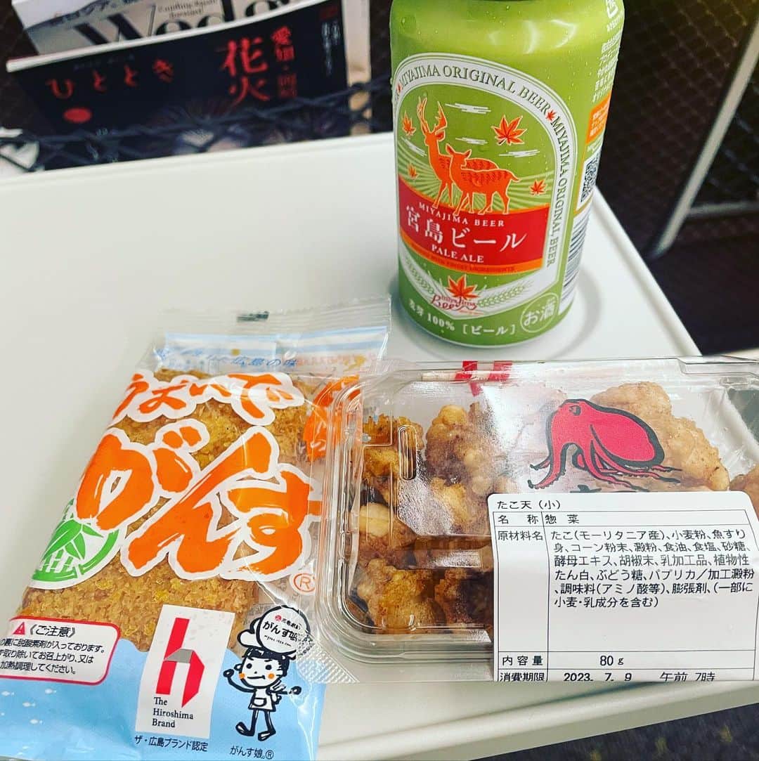 田中卓志さんのインスタグラム写真 - (田中卓志Instagram)「広島駅でお弁当買おうと思ったら、もう売ってなかったので、コレで繋ぎました。」7月6日 22時25分 - ungirls_tanaka