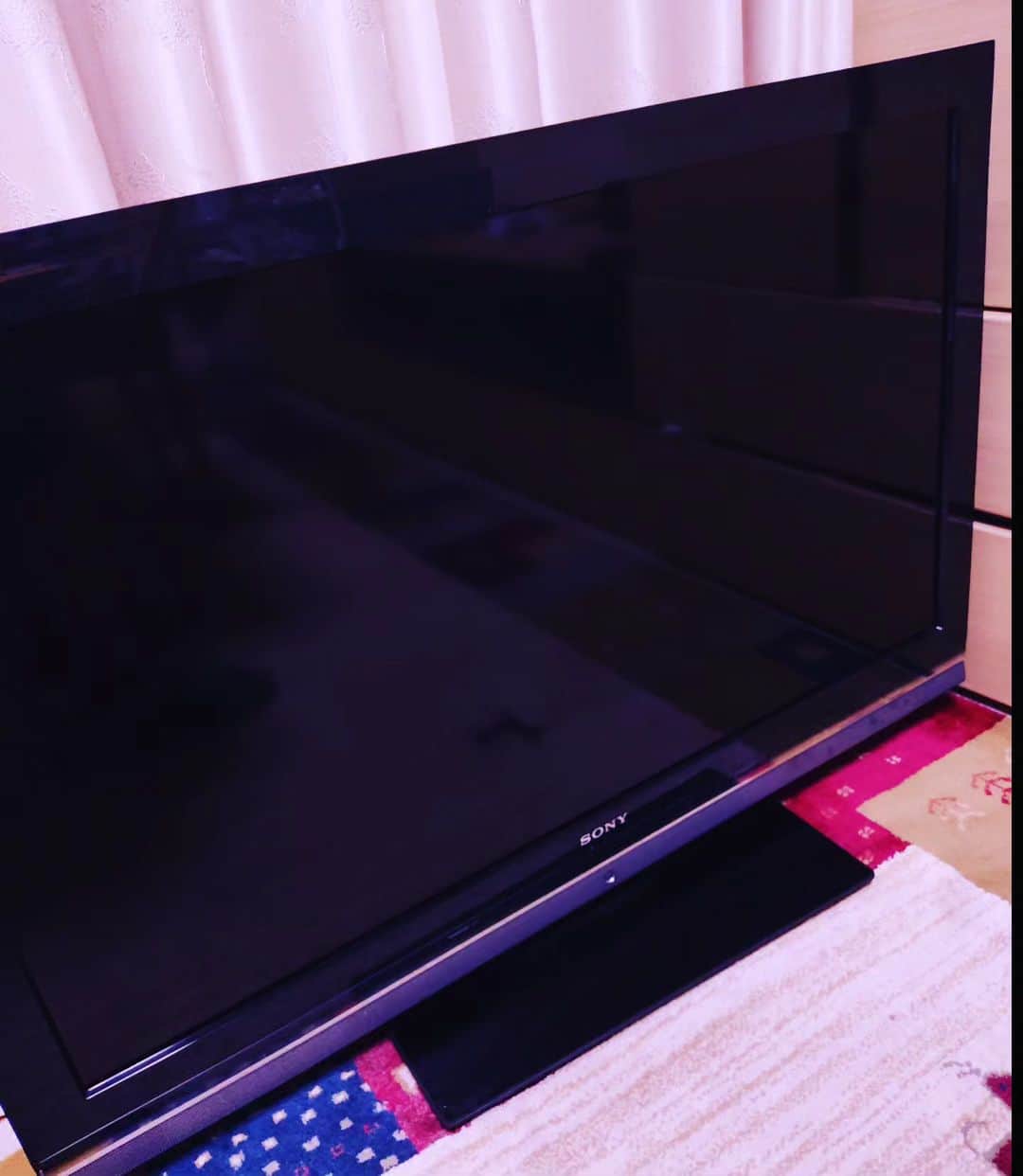 日向正樹のインスタグラム：「テレビ壊れた〜。パネルエラーのサインでた。 2009年製だから頑張った方かな。」