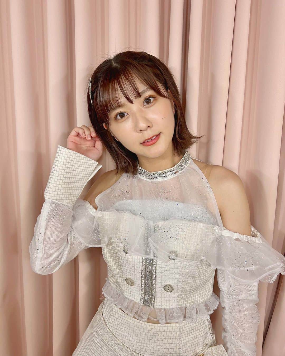 清水麻璃亜のインスタグラム：「* AKB48劇場に立てるのも残り少し チームAの衣装可愛くて大好き〜！ この衣装着て可愛い髪型にしてもらえるのも、大好きな曲をあと歌えるのもあと数回と思ったらちょっぴり寂しいけど、その後の自分にわくわくもします🧚🏼‍♀️ 可愛い衣装で撮った写真たち☺︎」