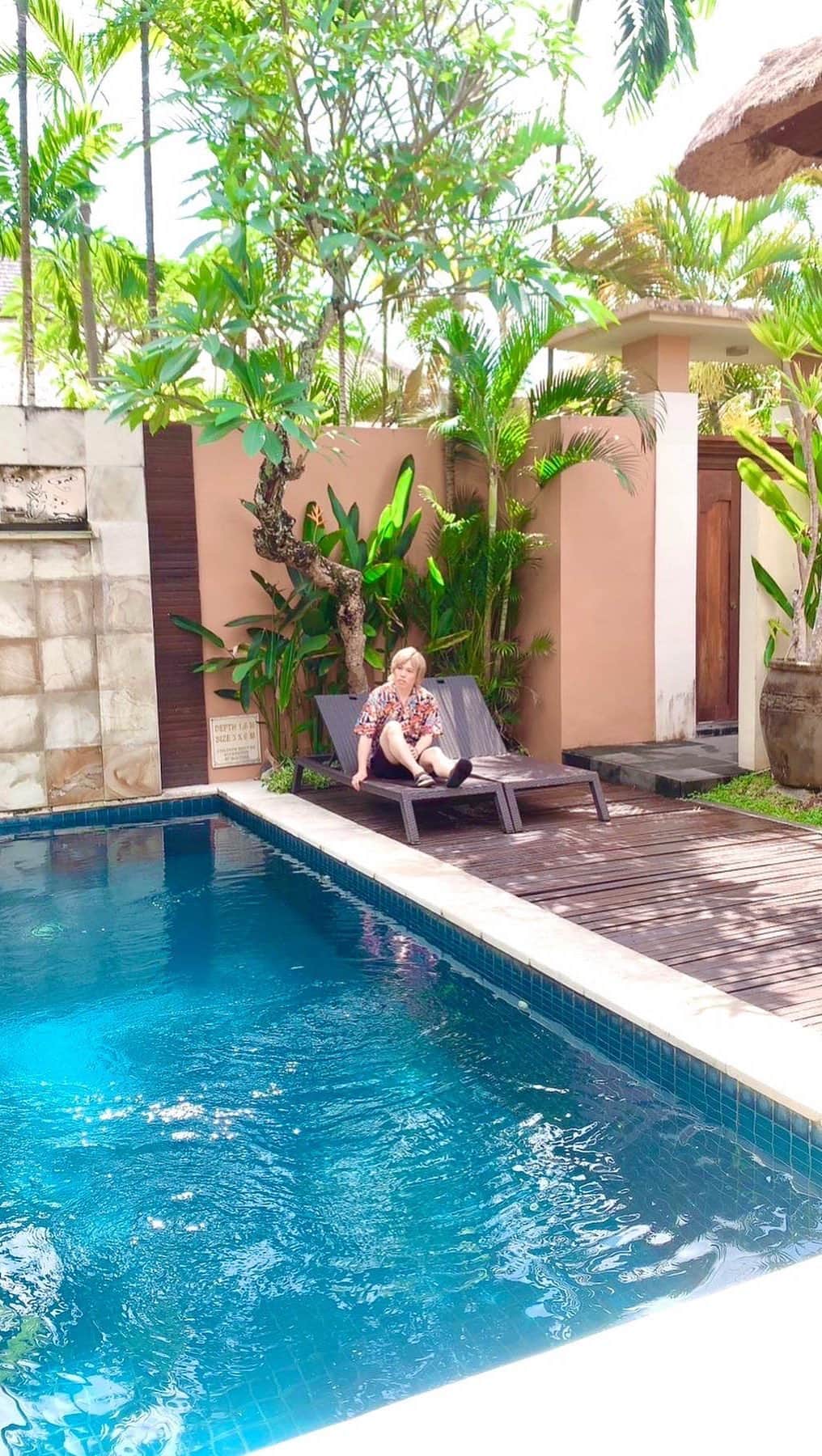 YASTIN のインスタグラム：「I'm in Bali.🏝  #バリ #バリ島旅行 #スミニャック #baliindonesia #baliisland #balitrip #balivilla #privatevilla #ヴィラ #villa #bali #海外旅行 #asiantravel #bhavanaprivatevillas」