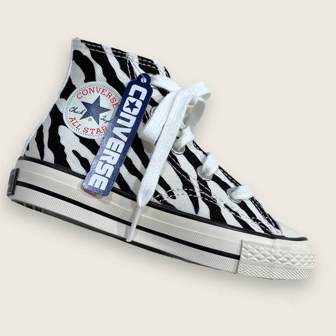 MARKEY'S代官山店のインスタグラム：「・ 【NEW ITEM】 ✧converse ✧CHILD ALL STAR N 70 Z HI ZEBRA ✧size:16cm〜19cm ・ ✧お問い合わせはMARKEY'S自由が丘店またはお近くのMARKEY'Sまでご連絡下さい✧ ※DMでの質問・お問い合わせはご遠慮下さいませ。 ・ ✧お問い合わせ番号:3821532024 ・ #markeys#マーキーズ#マーキーズ自由が丘#jiyugaoka#自由が丘#自由が丘子供服#自由が丘ベビー用品#子供服#こども服#マーキーズコーデ#kidsfashion#childrenswear#babywear#可愛い#お洒落キッズ#派手派手#カラフル#個性的#converse#コンバース#ハイカットスニーカー#スニーカー#ゼブラ🦓#zebra#男の子#女の子#プレゼント#おすすめ」