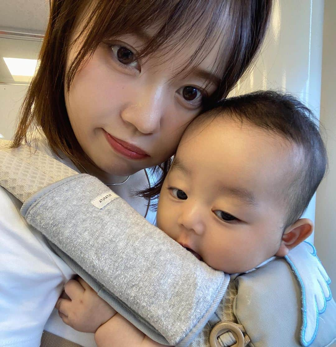 長嶋りあんさんのインスタグラム写真 - (長嶋りあんInstagram)「この時期の抱っこ紐、お子との接地面がビシャビシャになるね😌💦 親たち頑張ろう〜🎋  #生後3ヶ月 #令和5年ベビー」7月6日 14時24分 - riannagashima