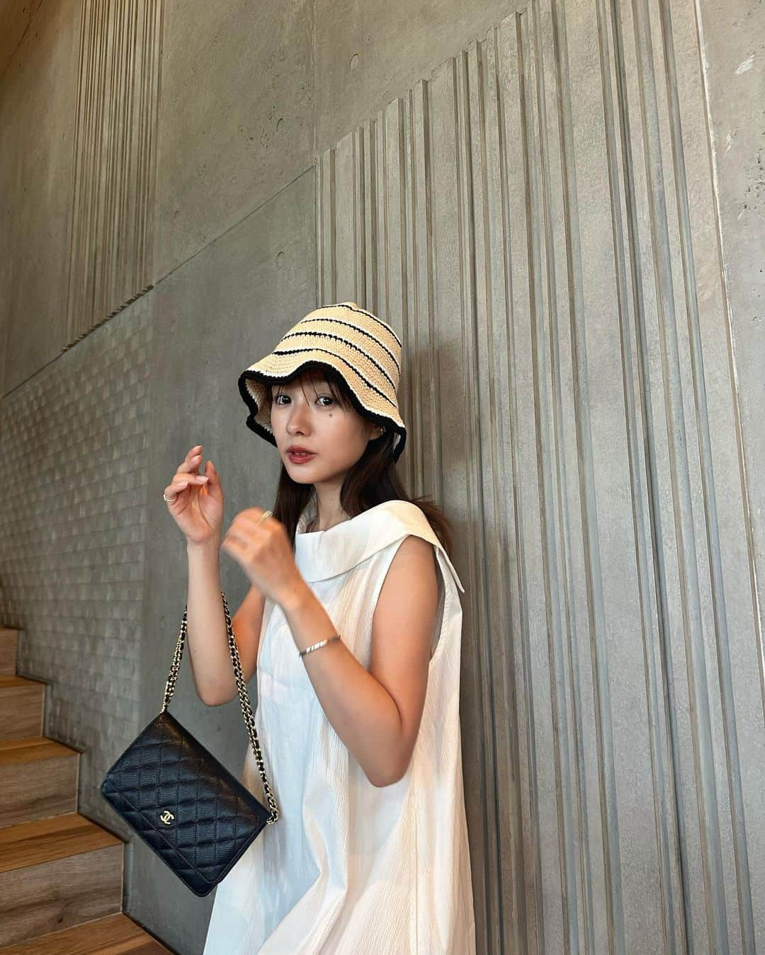 前田希美（まえのん）さんのインスタグラム写真 - (前田希美（まえのん）Instagram)「今日久しぶりに会った人に、 焼けたね笑 って言われました。 写真集のロケで、 3日間ずっと太陽の下にいたので 本当に日焼けました。笑  普段かなりのインドアで 基本引きこもりなので体がびっくりして焼けやすいのかも◎  夏らしいとは、無縁だったのですが、 なんだか少しは夏が似合った(？)のかな  新しくなった前田もよろしくお願いします笑  N WITH.の白ワンピがすずしくて好き。 発売日まで後少し…‪‪❤︎‬  今日からノーファンデ生活を始めます☀️   #のんの私服 #nwith #エヌウィズ   #nwithstyling #code #fashion」7月6日 14時42分 - maeda_nozomi