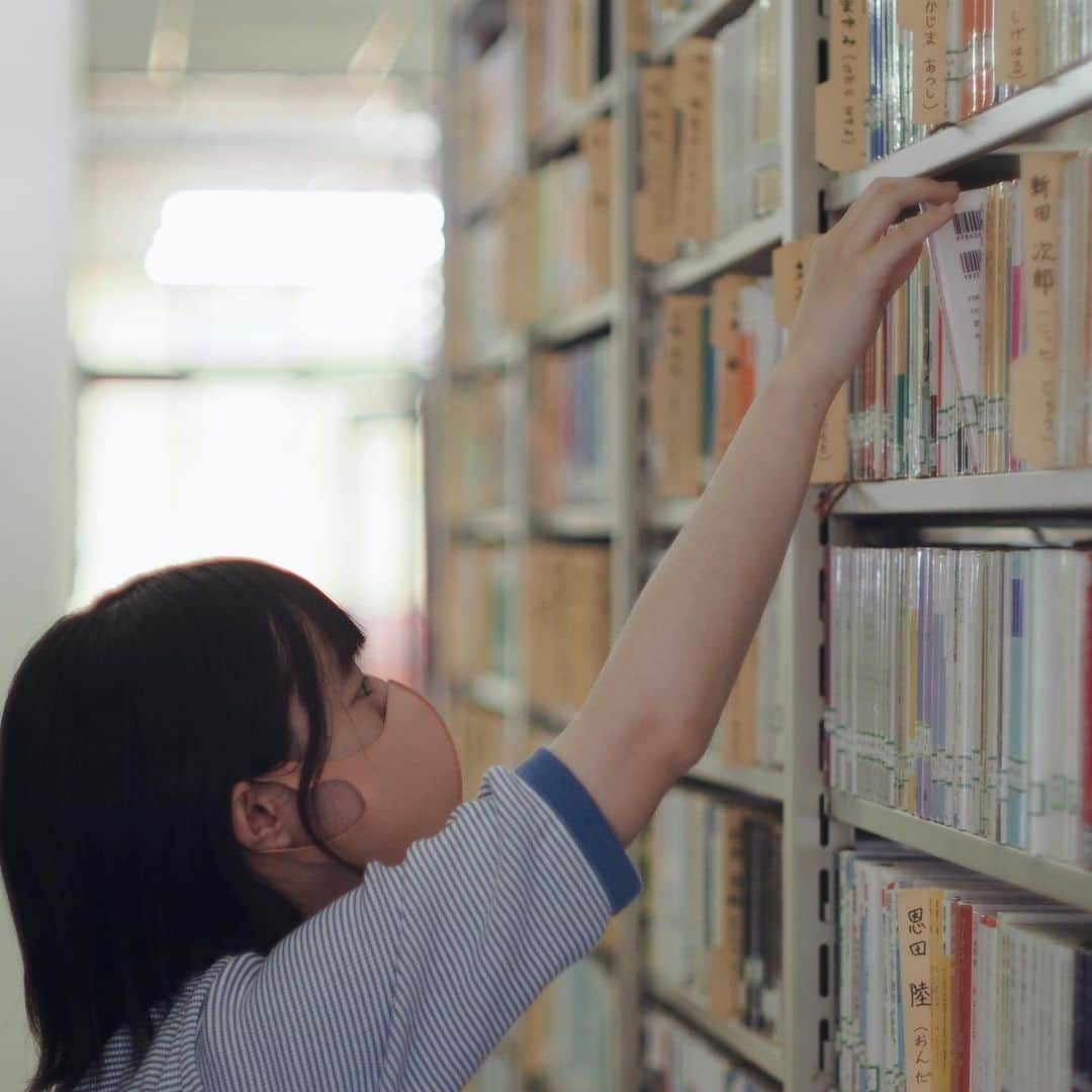 福岡女子短期大学さんのインスタグラム写真 - (福岡女子短期大学Instagram)「💠文化教養学科２年生「図書館実習」  文化教養学科２年生「図書館実習」では、学内図書館にて展示コーナーの制作を行いました。  #福岡女子短期大学 #文化教養学科 #司書の卵  #学校司書　#図書館司書 #司書採用者全国トップクラス」7月9日 16時00分 - fukuoka_wjc