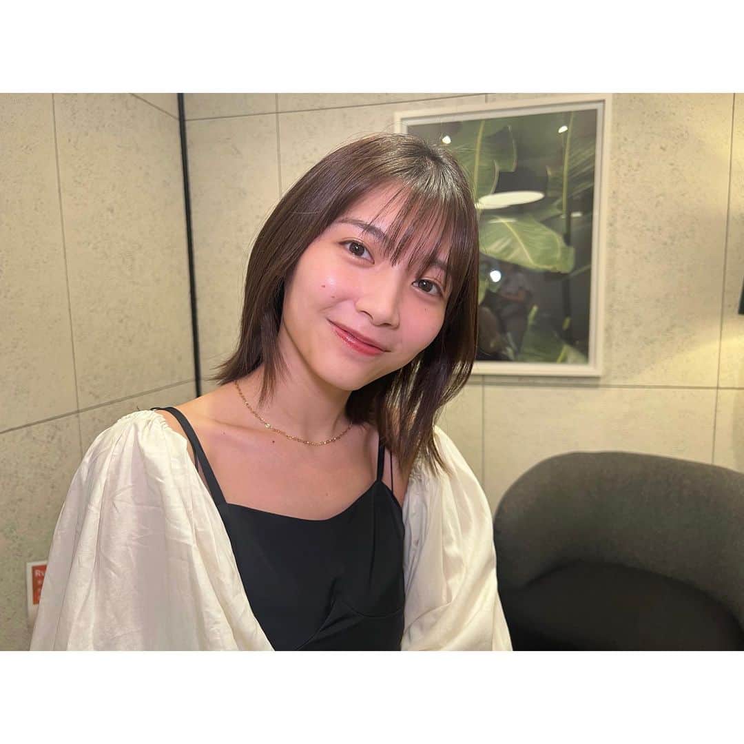 のインスタグラム：「7月ですねー！ さっそく暑さにやられてますが ばてないように一緒に夏を乗り切りましょうね！！！  最近お気に入りの ネックレス♪ @thelimely」