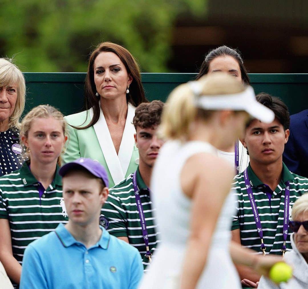 ダリア・ガブリロワのインスタグラム：「What an eventful few days it has been! First, Catherine, Princess of Wales checking out my outfit (cause she saw my reel), then we had a 30-hour rain delay, and to top it off, there were protests.. Nevertheless, I am thrilled to be competing again. I'm way ahead of schedule - I didn’t think I would be playing at Wimbledon this year.. But my team and I have worked so hard to get myself fit and healthy, and here I am, competing again! Doubles is up next! Also, Katie played brilliantly. Keep going and good luck!」
