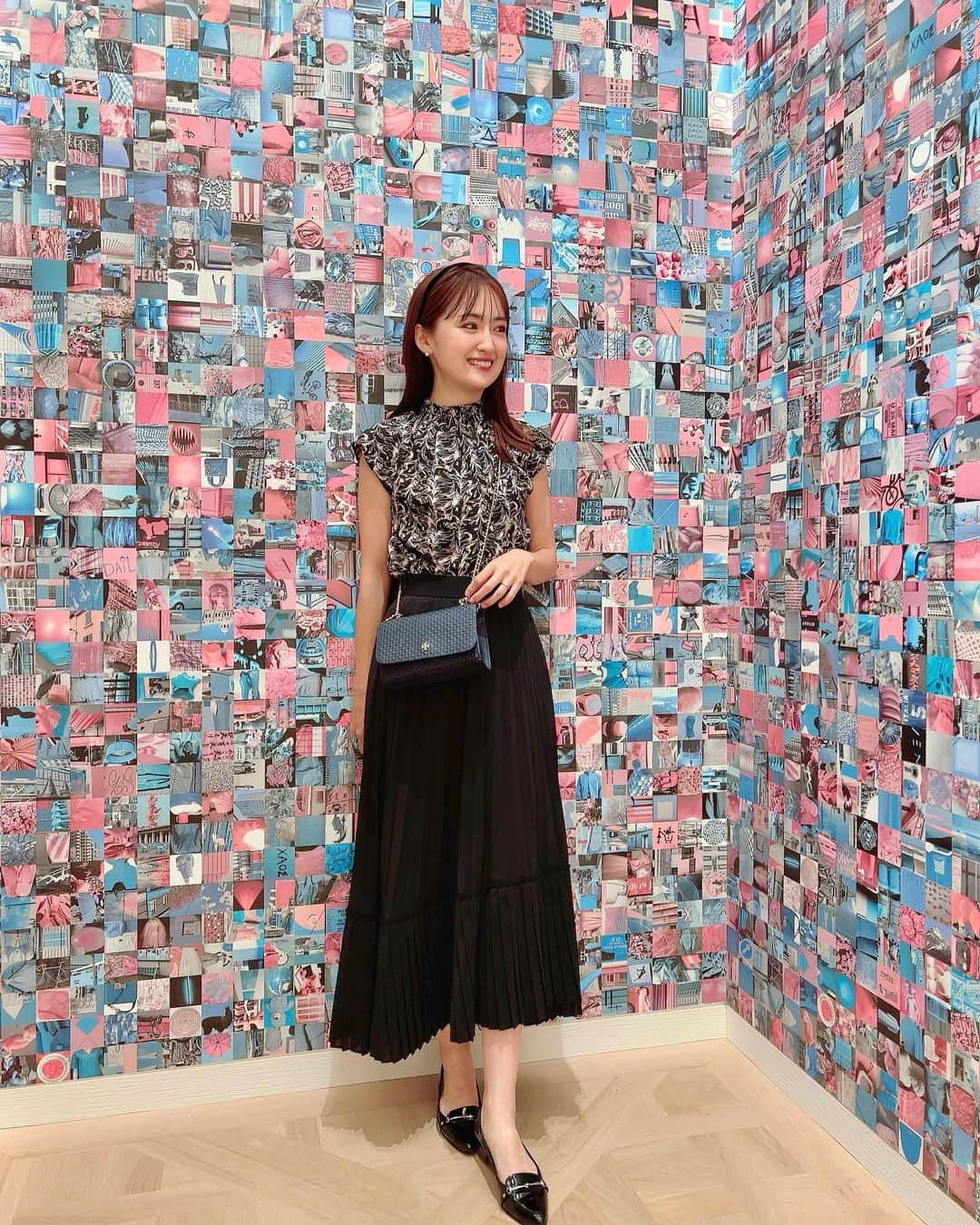 花岡維生のインスタグラム：「アイコンを親友ちゃんが撮ってくれた写真に🩷🩵🤍 #diorcafe」