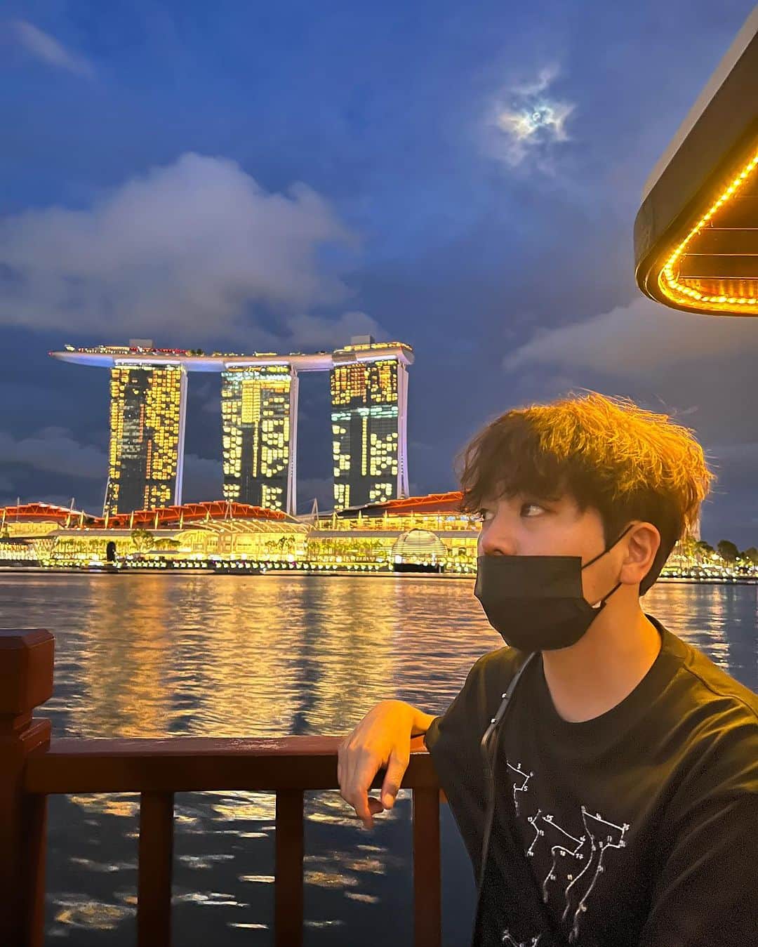 クォン・スンイルさんのインスタグラム写真 - (クォン・スンイルInstagram)「#Singapore 🇸🇬 #MarinaBaySands 🌃」7月6日 16時57分 - urbankwon
