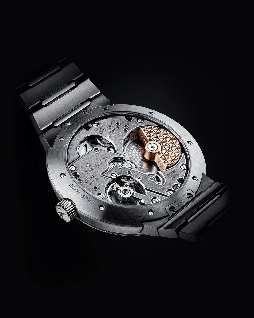 ルイ・ヴィトンさんのインスタグラム写真 - (ルイ・ヴィトンInstagram)「The new Tambour watch. Showcasing remarkable watchmaking savoir-faire, the open case back of the slim case offers a glimpse of the boldly contemporary LFT023 caliber with a high inertia 22-carat rose gold micro-rotor. Discover the reimagined timepiece via link in bio.   #LVTambour #LVWatches #LouisVuitton #LaFabriqueDuTemps」7月6日 17時08分 - louisvuitton
