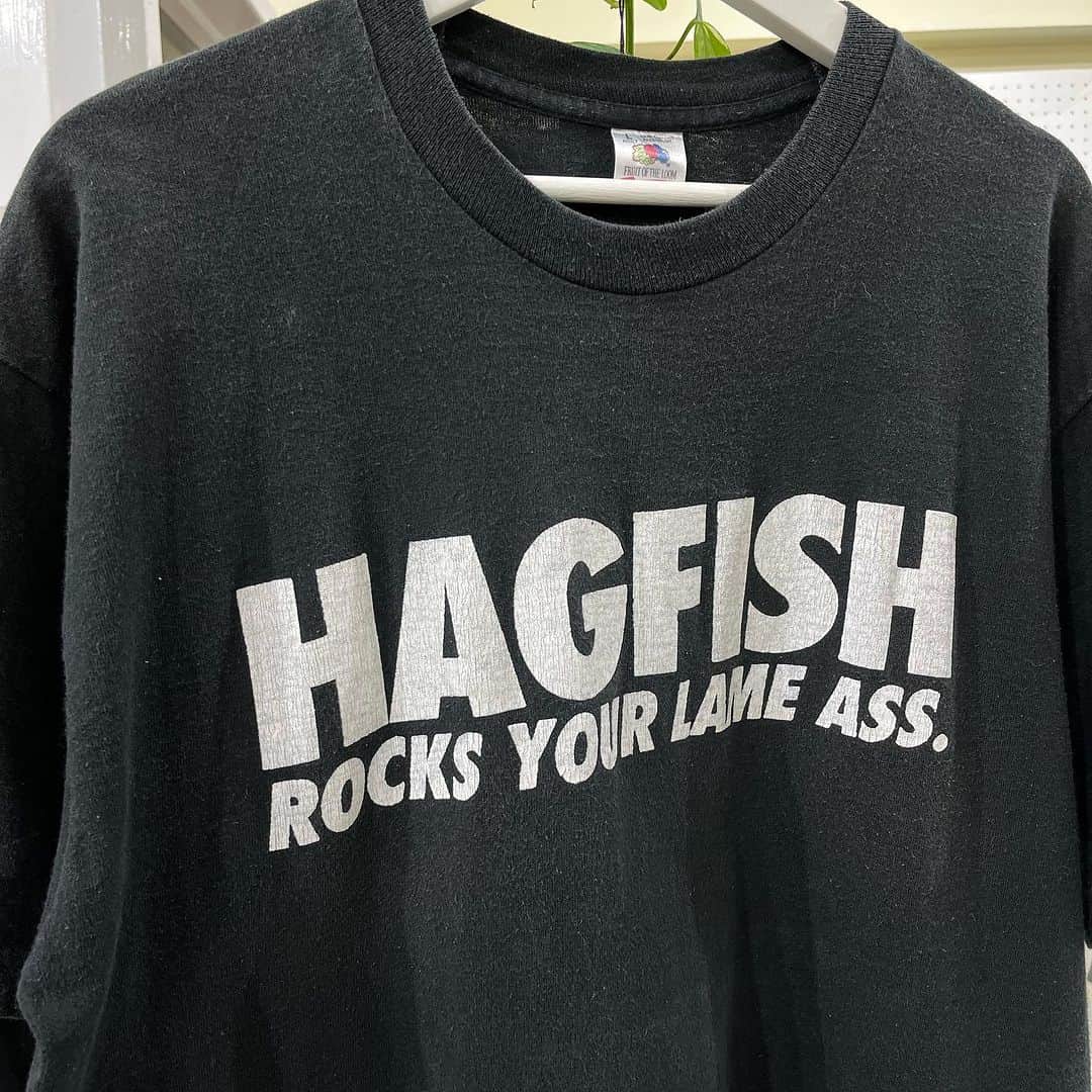 ジャムルさんのインスタグラム写真 - (ジャムルInstagram)「1990's～ HAGFISH ¥11500+tax(12650) . アメリカのテキサス州で1991年に結成されたポップ・パンクバンド、HAGFISH。 Tripping DaisyやTOADIESなどと共に90年代のダラス周辺で活躍したバンドの1つです。  こちらは90年代製のTシャツで、シンプルなデザインがクールな1枚！ バックプリントが入るのも嬉しい。 .  WEB SHOPに入荷しております。 是非ご覧ください。 jammru.com  #お問い合わせはお電話で承ります #jammru#jammru_tee#vintagetshirt #vintagetee#vintagebandtee#hagfish  #osaka  #fashion  #streetstyle  #streetfashion  #vtg  #vintage  #used  #usedclothing  #古着 #古着屋 #ファッション #70s #80s #90s」7月6日 17時14分 - jammru