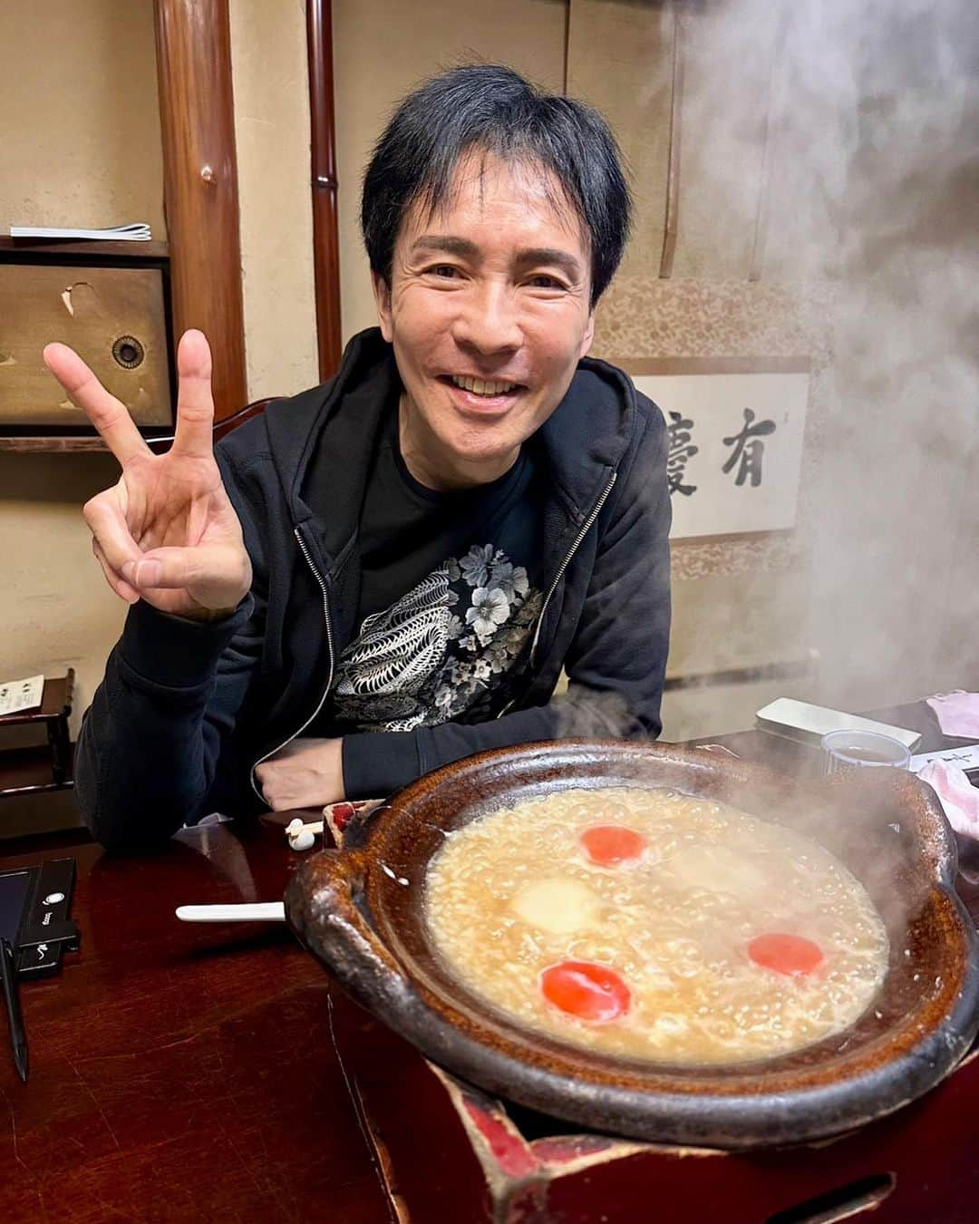 郷ひろみさんのインスタグラム写真 - (郷ひろみInstagram)「今日は滋賀でコンサート‼️ その前に、すっぽんを食べに京都に立ち寄ったよ。 栄養をつけて、今夜も楽しむよっ👍  I ate eatable turtle which called Suppon for lunch.  #郷ひろみ#hiromigo」7月6日 17時20分 - hiromigo_official