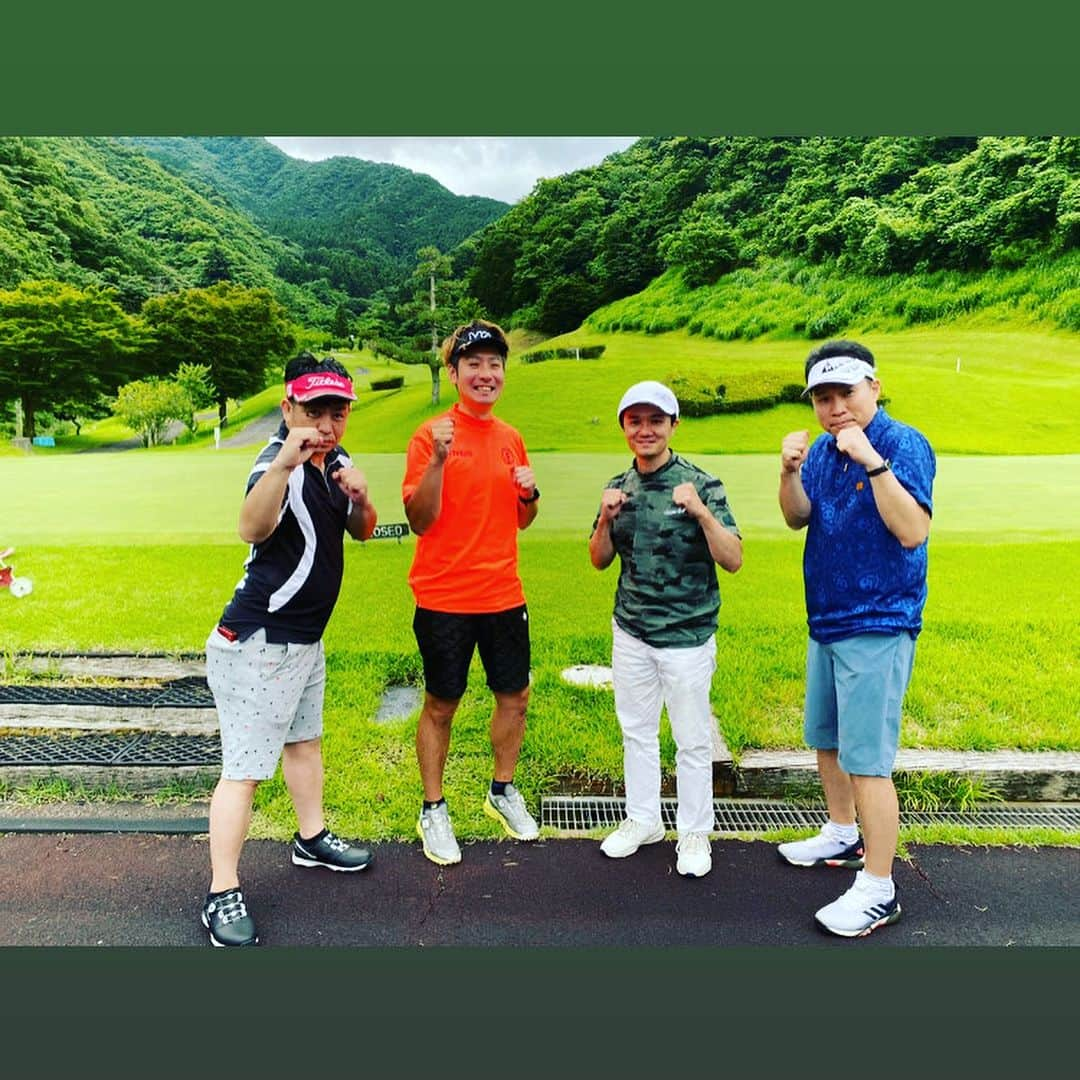 木村悠さんのインスタグラム写真 - (木村悠Instagram)「木村カップ開催⛳️今回は山梨の桜ヒルズで開催！経営者の方を中心に6組24名の方が集まりました^_^なんと、ベストスコアを更新！  80代も見えてきましたね！メンバーに恵まれたおかげです👍順位は準優勝でした🥈  ご参加頂いた皆様ありがとうございます！次回は9月ごろ開催予定で場所は未定です🏌️‍♂️参加したい方はお知らせくださいね！  #ボクシング #boxing #トレーニング  #ボクサー  #世界チャンピオン #champion  #チャンピオン #木村悠 #二刀流 #boxer  #オンラインジム #ゴルフ #木村カップ」7月6日 17時30分 - kimura.yu