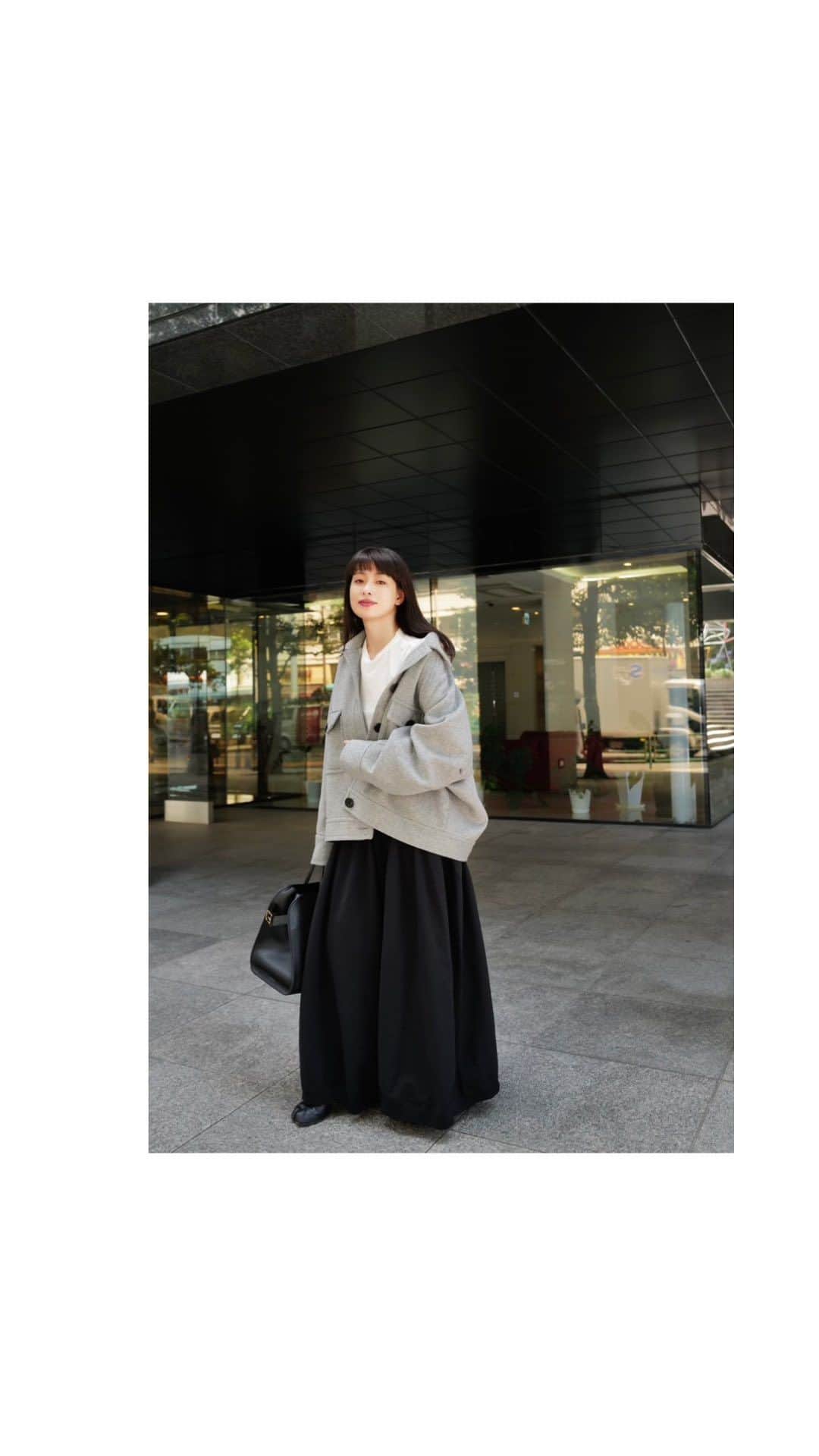 JUNNAのインスタグラム：「カバーオールジャケット♡  tops/ #etretokyo bottom/ #etretokyo bag/ #therow @maisontherow  shoes/ #maisonmargiela」