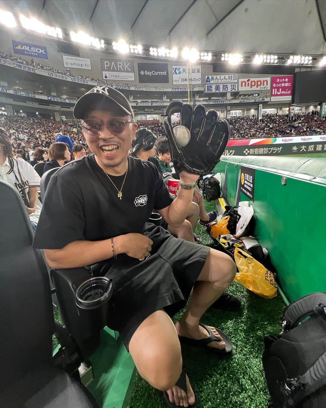 粟生隆寛のインスタグラム：「嬉しそうな顔してらぁ 笑 キャッチボールしてぇ  #オリックスバファローズ #楽天イーグルス #杉本裕太郎 #ラオウ #東京ドーム」