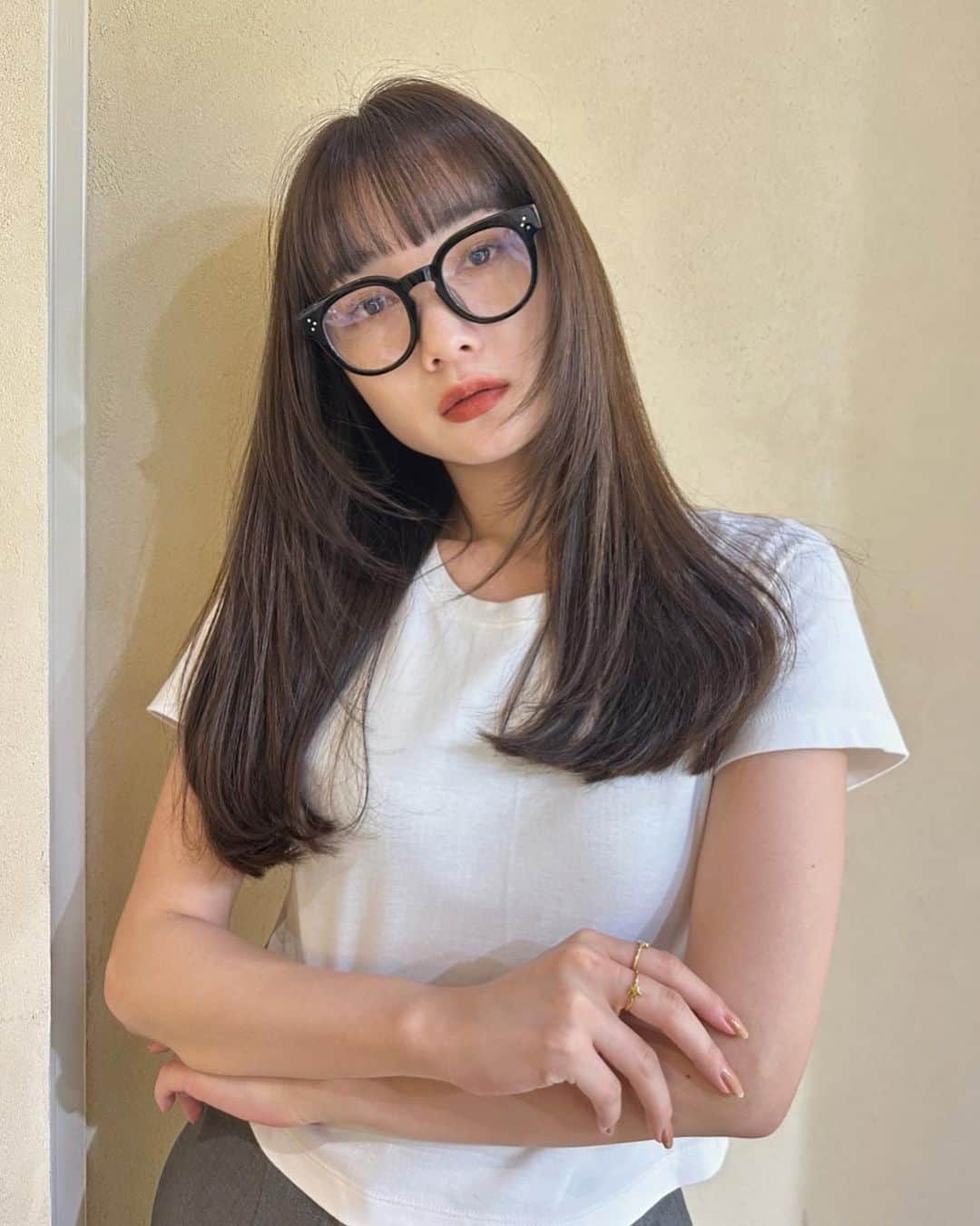 のインスタグラム：「@kanainou3 💗🤍🤍  👓 @uyus.jp  👕 @petitbateau」