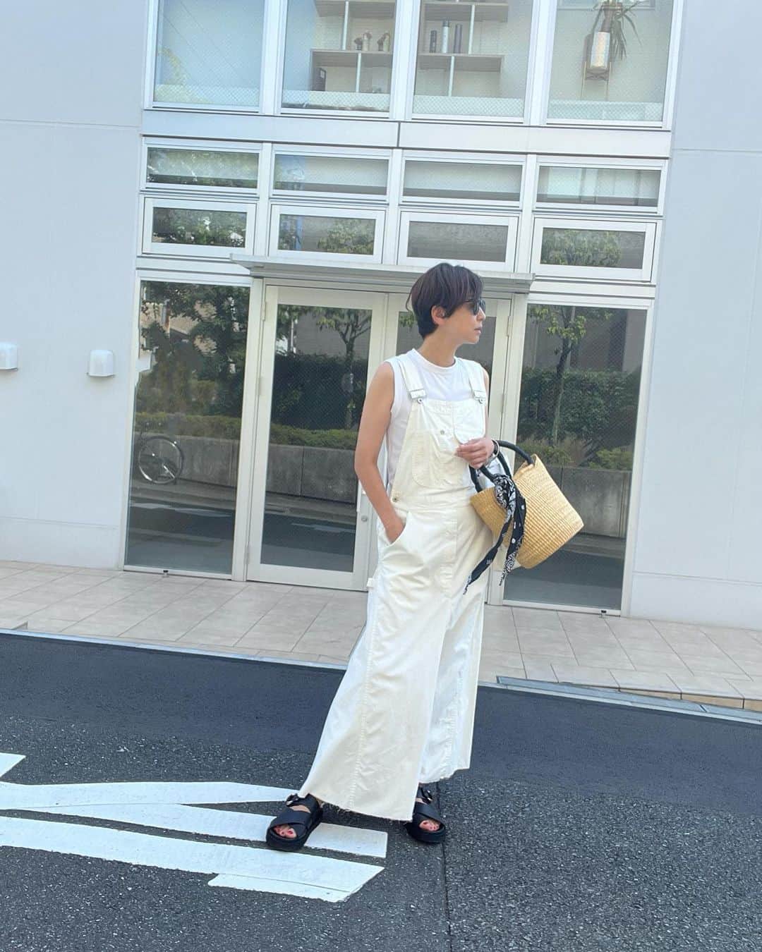 五明祐子さんのインスタグラム写真 - (五明祐子Instagram)「暑い…  とうとうノースリーブに手を出した💦  この先どうすれば良いの😂⁈  #暑い😵#熱中症気をつけましょう」7月6日 17時55分 - gomyoyuko