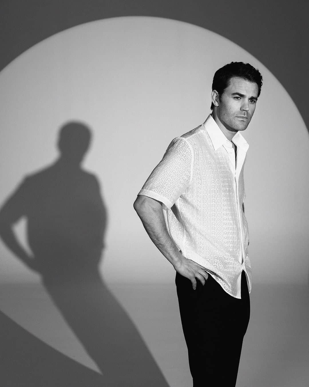 ポール・ウェズレイさんのインスタグラム写真 - (ポール・ウェズレイInstagram)「Thank you @instylemagazine for including me in your #thisguy feature. Had a great time shooting and chatting with you.   Editor-in-Chief: @sallyholmes  Writer: @tesspetak  Photographer: @markelzey  Cinematographer: @bsmith_bs  Stylists: @amanda.lauro & @corinnepl  Groomer: @nataliabruschi  Special Thanks: @polaroid  AC: @sullivan_dereks  Creative Director: @jennabrillhart  Photo Director: @kellychiello  Video Director: @justinedg3  Social Direction: @foxddanielle  Booking: @jennabrillhart  @instylemagazine」7月6日 23時26分 - paulwesley