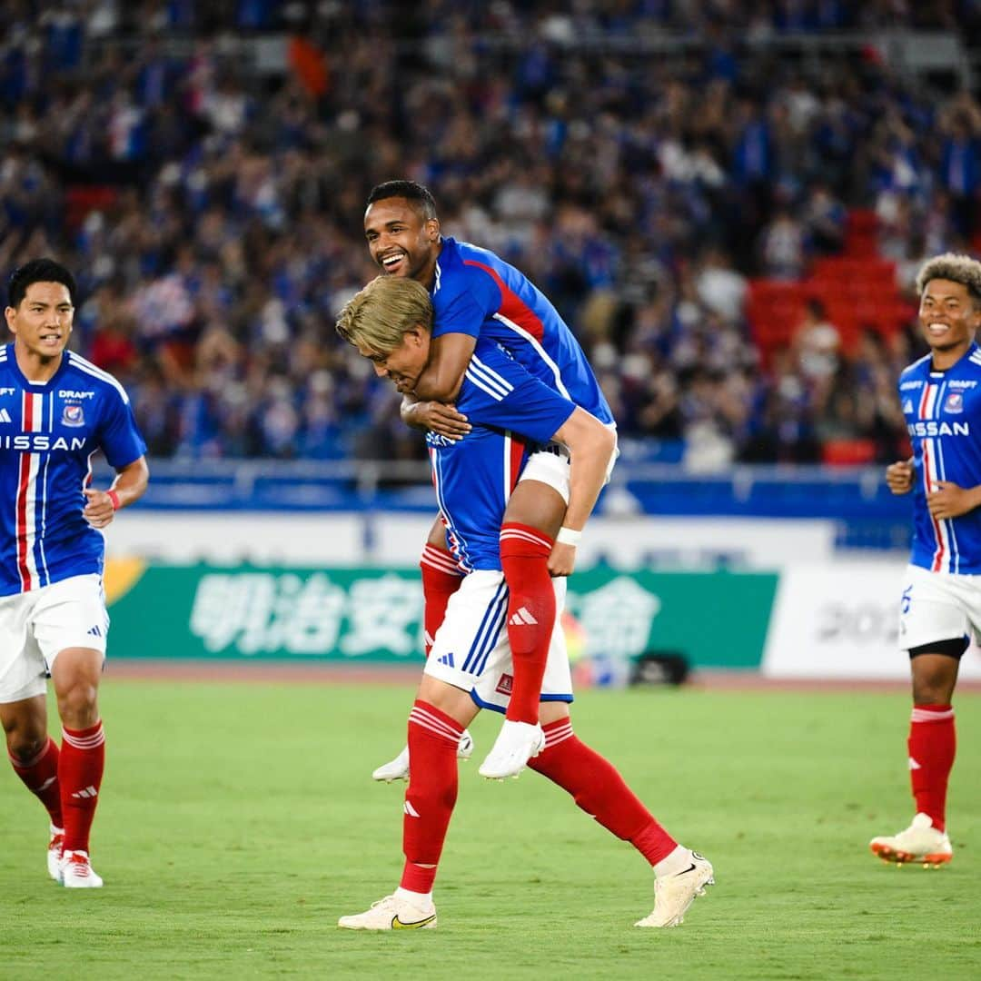 横浜F・マリノスさんのインスタグラム写真 - (横浜F・マリノスInstagram)「Second Rockets for this season 🚀#fmarinos #Ｊリーグ #松原健」7月6日 18時08分 - yokohamaf.marinos