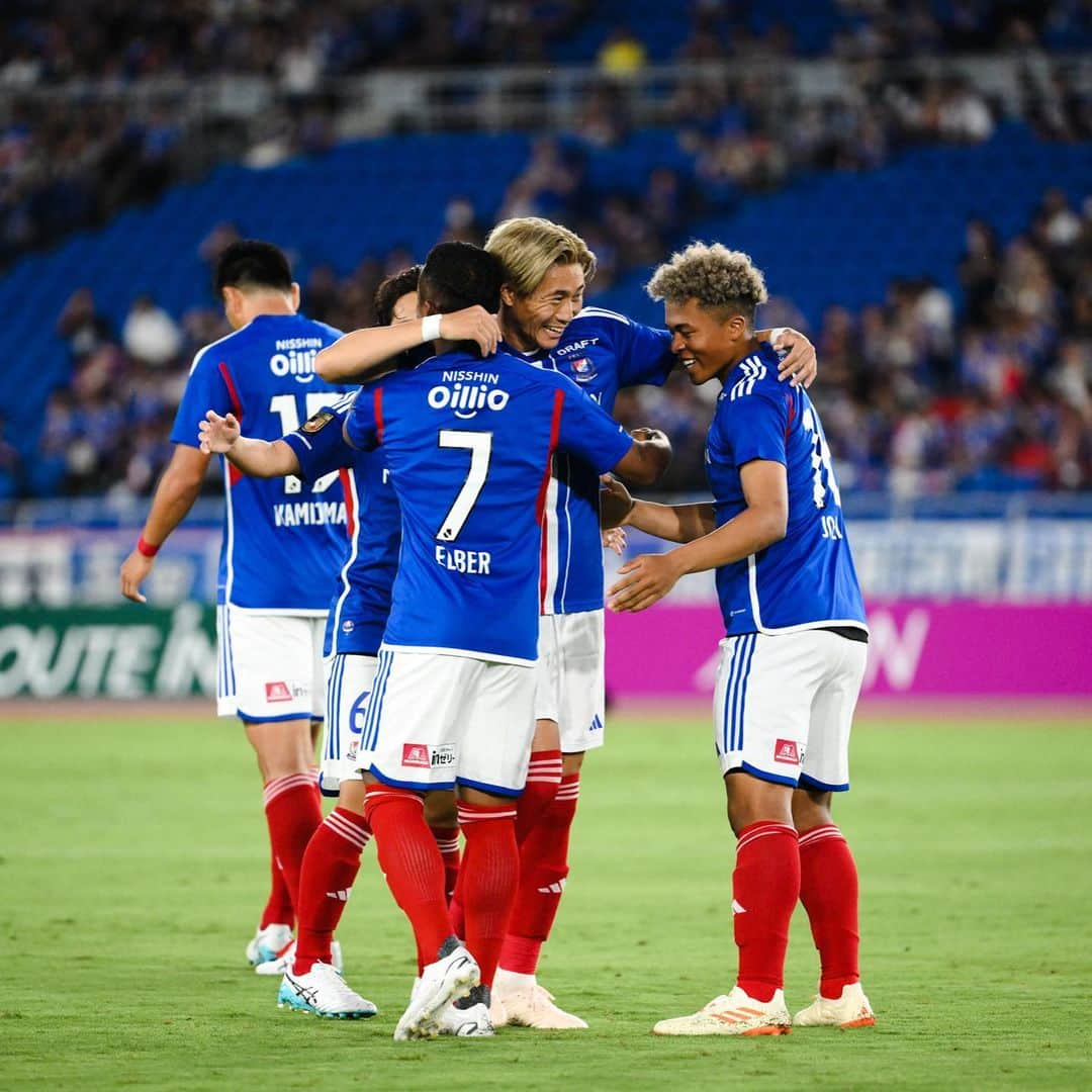 横浜F・マリノスさんのインスタグラム写真 - (横浜F・マリノスInstagram)「Second Rockets for this season 🚀#fmarinos #Ｊリーグ #松原健」7月6日 18時08分 - yokohamaf.marinos