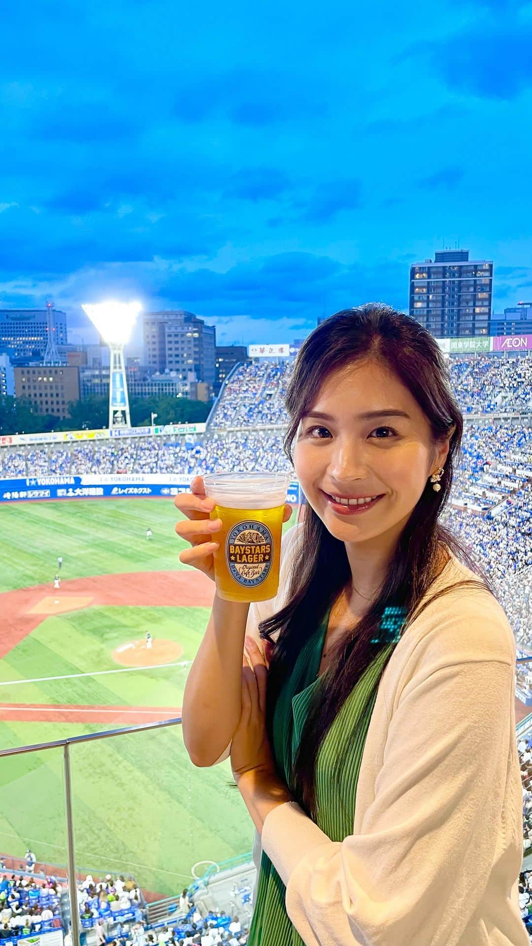 米山珠央のインスタグラム：「. 7/5 横浜スタジアム で 初プロ野球観戦🥳！ ⚾️#DeNA 対 #ヤクルト . 会場の雰囲気を感じながら 試合を観る楽しさを知りました🥰 噂どおり、#つば九郎 は可愛くて 球場で飲む#ビール は美味しかったです🤭🍺 . . . #横浜ベイスターズ #ヤクルトスワローズ #野球観戦  #スポーツ観戦 #プロ野球 #プロ野球観戦 #ビール女子  #横浜スタジアム #ハマスタ #yokohamastadium」