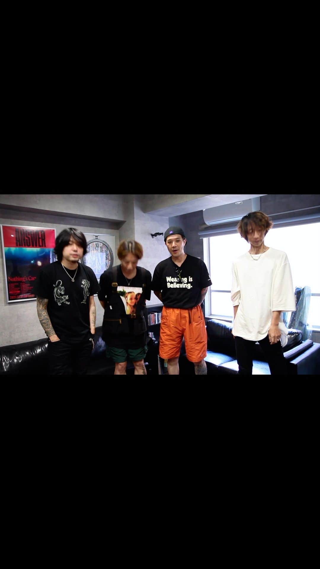 のインスタグラム：「Nothing’s Carved In Stone “15th Anniversary Tour 〜Hand In Hand〜” ⁡ ツアーに向けてメンバーからの動画コメントを公開！！ ⁡ オフィシャル先行受付中！！ 受付URL：https://eplus.jp/ncis-hp/ ※7/9(日)23:59まで ⁡ 9/21(木)恵比寿LIQUIDROOM w/ 鋭児  ⁡ 10/8(日)名古屋DIAMOND HALL w/ The BONEZ ⁡ 10/9(月祝)なんばHatch w/ THE ORAL CIGARETTES ⁡ 10/27(金)札幌PENNY LANE 24 w/ w.o.d.  ⁡ 10/29(日)仙台Rensa w/ NOISEMAKER ⁡ 11/5(日)岡山CRAZYMAMA KINGDOM w/ coldrain ⁡ 11/6(月)福岡UNITEDLAB w/ My Hair is Bad ⁡ 11/19(日)Zepp DiverCity(TOKYO) w/ MAN WITH A MISSION ⁡ ▼チケット ・デザインチケット：6,000円（税込） ※別途配送料必要 / RULE's先行・オフィシャル先行でのみ販売 ・電子チケット：5,500円（税込） ⁡ 【学割】 学生の方は会場にて学生証提示で1,500円キャッシュバック 高校生以下の方は会場にて学生証提示で2,000円キャッシュバック ⁡ #NothingsCarvedInStone #ナッシングス #NCIS #SilverSunRecords #HandInHand #鋭児 #TheBONEZ #THEORALCIGARETTES #wodband #NOISEMAKER #coldrain #MyHairisBad #MANWITHAMISSION」