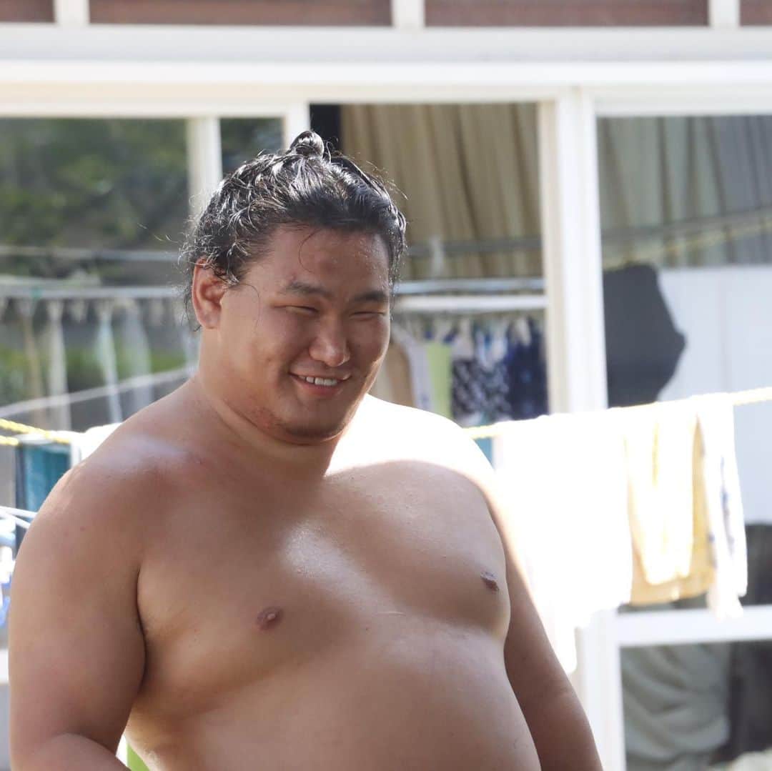 日本相撲協会さんのインスタグラム写真 - (日本相撲協会Instagram)「#立浪部屋 愛知県宿舎での稽古の様子です。 師匠は、元小結#旭豊 の#立浪親方 。 幕内の#豊昇龍 #明生 十両の#天空海 をはじめ、19人の力士が所属しております。  本日の稽古の様子は、日本相撲協会公式Twitter、公式YouTubeでも紹介予定です。 大相撲名古屋場所は、7月9日に初日を迎えます。 是非、会場にお越し下さい！  #sumo #相撲 #力士 #大相撲 #お相撲さん #おすもうさん #sumo #japanphoto #sumowrestlers #japanculture #七月場所 #名古屋場所 #名古屋 #ドルフィンズアリーナ #愛知県体育館 #立浪部屋」7月6日 18時41分 - sumokyokai