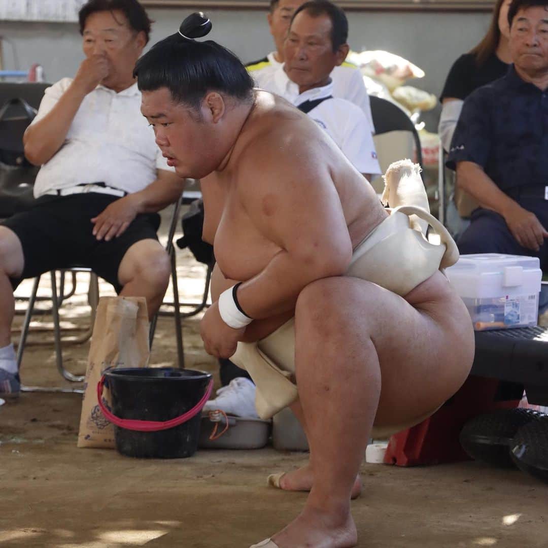 日本相撲協会さんのインスタグラム写真 - (日本相撲協会Instagram)「#立浪部屋 愛知県宿舎での稽古の様子です。 師匠は、元小結#旭豊 の#立浪親方 。 幕内の#豊昇龍 #明生 十両の#天空海 をはじめ、19人の力士が所属しております。  本日の稽古の様子は、日本相撲協会公式Twitter、公式YouTubeでも紹介予定です。 大相撲名古屋場所は、7月9日に初日を迎えます。 是非、会場にお越し下さい！  #sumo #相撲 #力士 #大相撲 #お相撲さん #おすもうさん #sumo #japanphoto #sumowrestlers #japanculture #七月場所 #名古屋場所 #名古屋 #ドルフィンズアリーナ #愛知県体育館 #立浪部屋」7月6日 18時41分 - sumokyokai