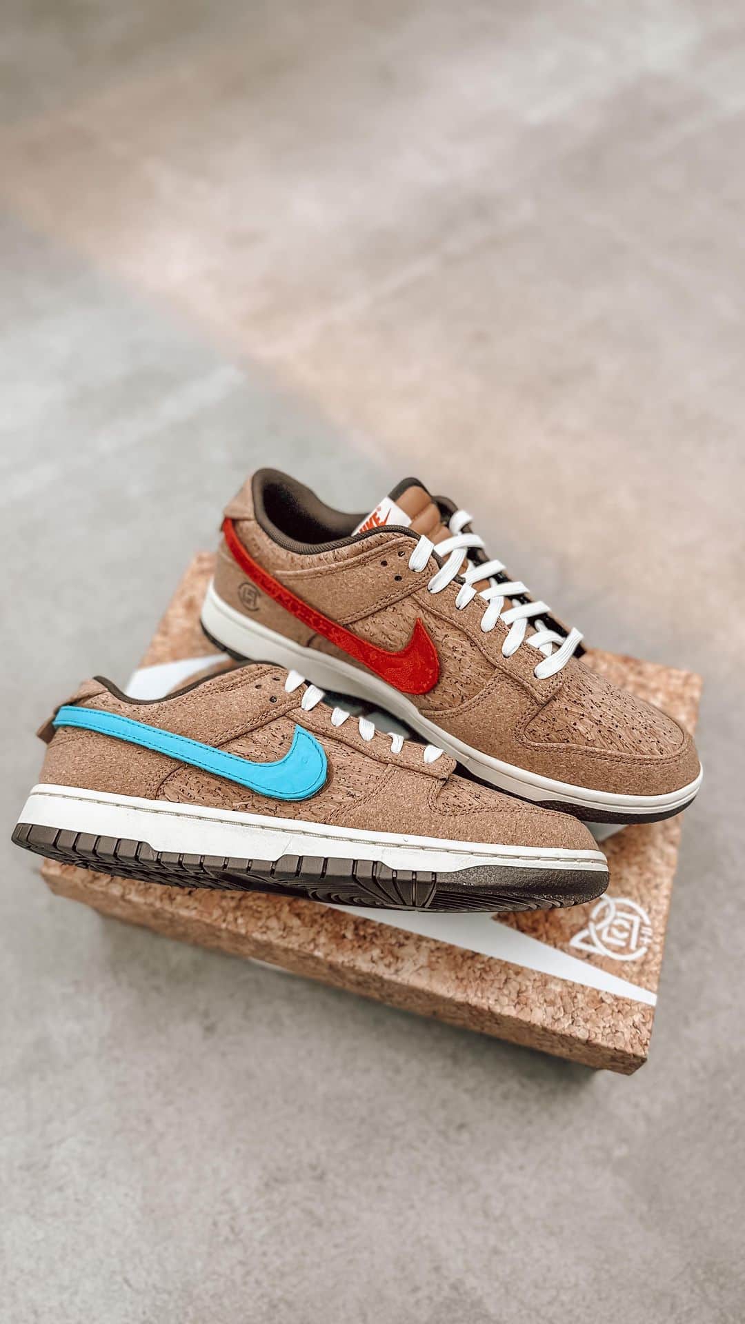 KING-MASAのインスタグラム：「Congrats for 20th anniversary ! I love this pair but my favorite is still the tennis classic you guys made while ago ! @clot   たくさん変えられるのが嬉しい一足💪」