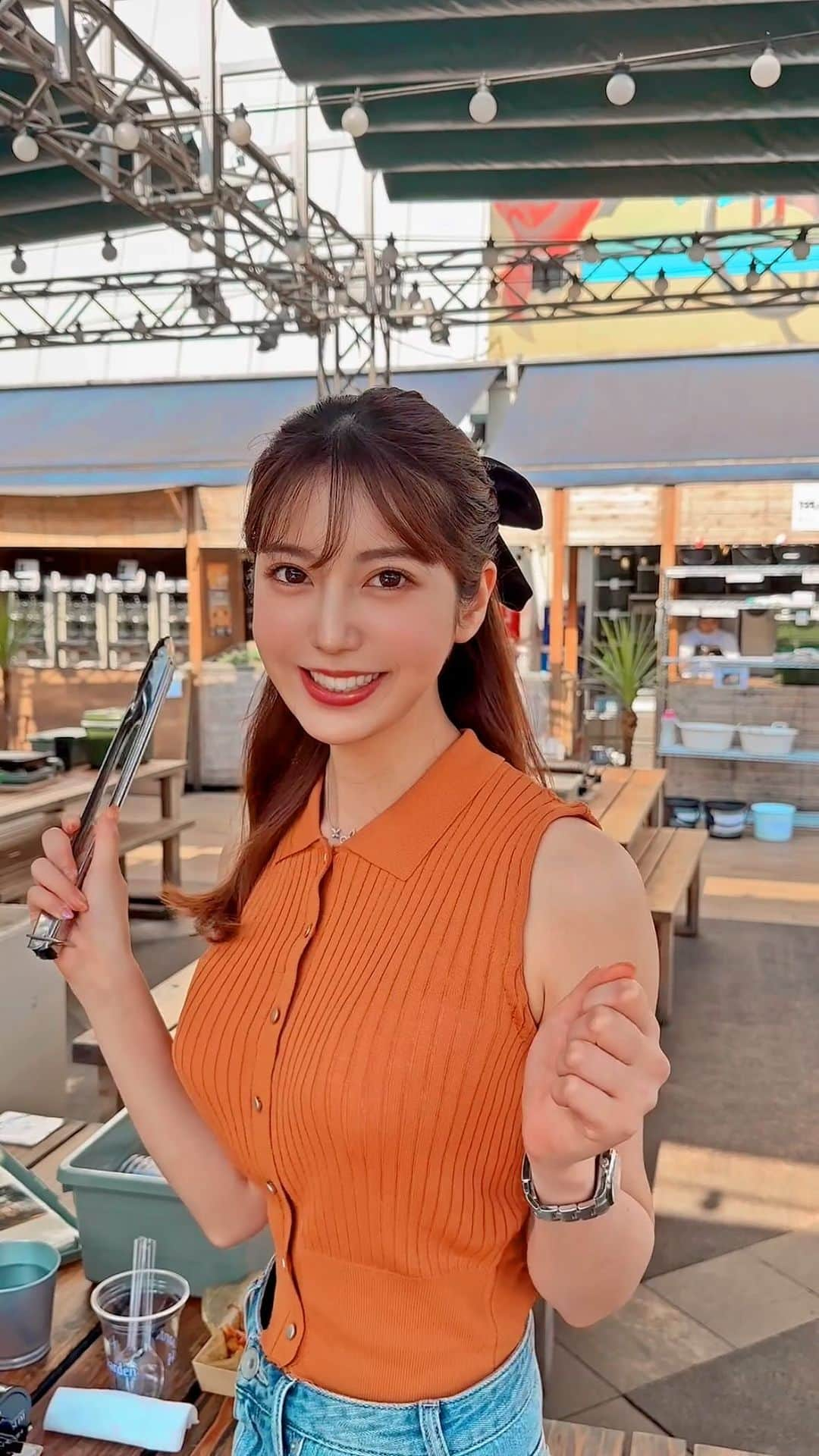 あべなつきのインスタグラム：「ビアガにきた〜😋🍺☀️  新宿ルミネの屋上にあるビアガーデンで女子会したよ フォトスポットもあったからたくさん写真撮った☺️  都内のビルの屋上でBBQができるのは最高すぎたよ〜  #旅するBBQビアガーデンHELLO #新宿ビアガーデンhello #ビアガーデン #女子会」