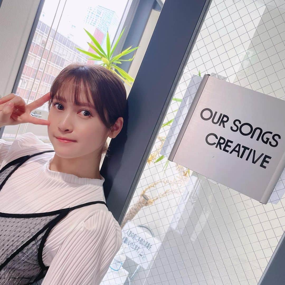 のインスタグラム：「ご報告です。 スワイプしてください。  芸能は辞めないです！ これからもゆるく活動していきますので 引き続きよろしくお願い致します✨  (写真は古いものです。)」