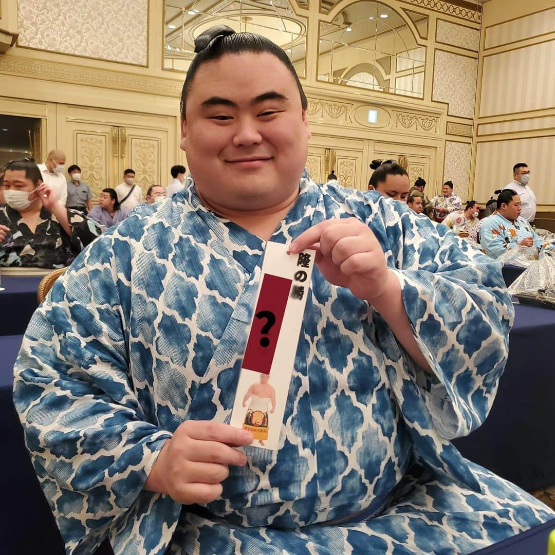 日本相撲協会さんのインスタグラム写真 - (日本相撲協会Instagram)「七夕の短冊に願いを込めて。  名古屋場所まであと5日！  先日の力士会で、力士が短冊にそれぞれの想いを込めました。 名古屋場所の序盤戦は、現地で全員の短冊を飾っています！ ぜひチェックしてね！  @sumokyokai #sumo #相撲 #名古屋 #愛知 #お相撲さん#短冊 #七夕 #願い事 #sumowrestler #japanculture  #japan #名古屋場所 #七月場所 #御嶽海 #隆の勝 #明生 #玉鷲 #一山本 #熱海富士 #金峰山 #照ノ富士」7月7日 7時30分 - sumokyokai