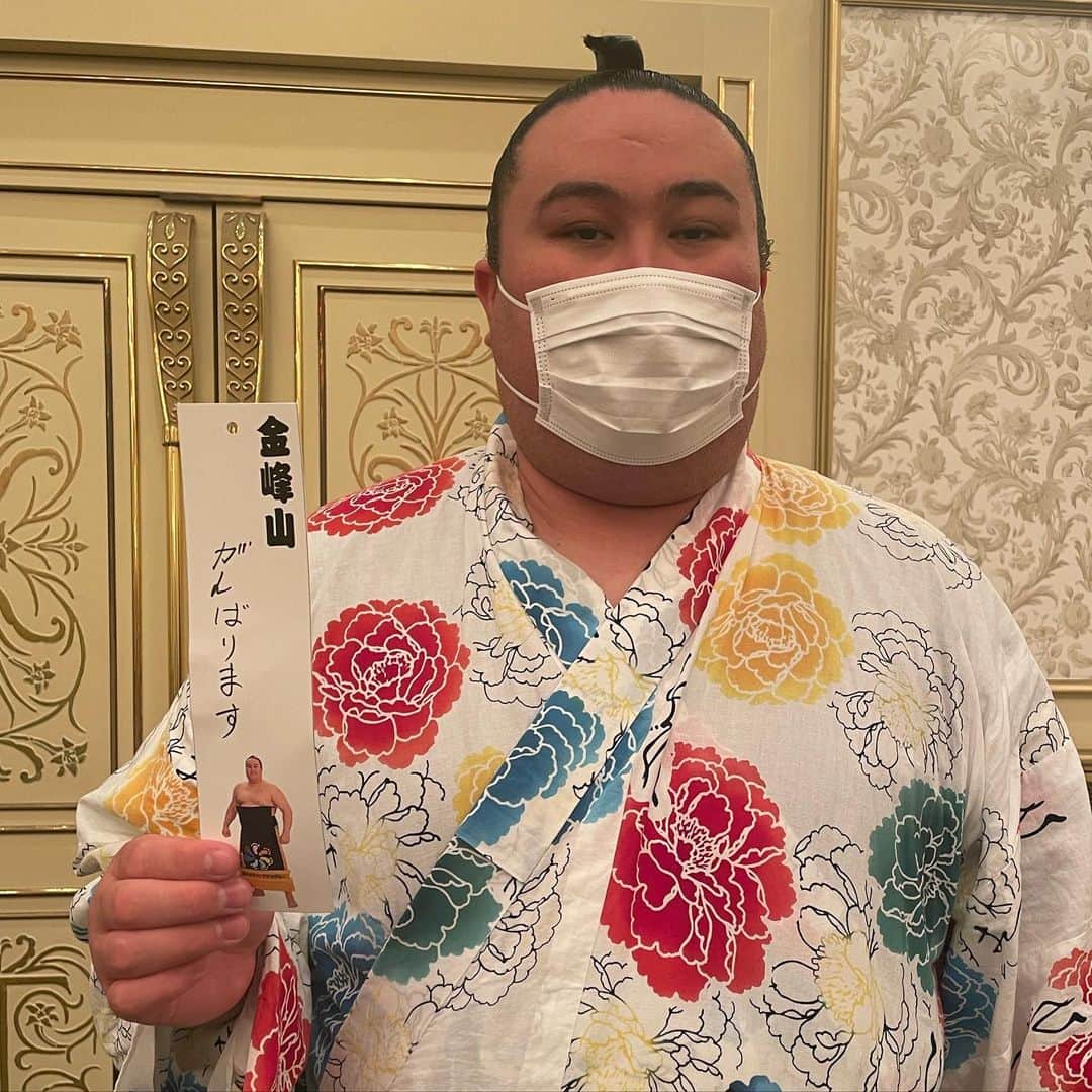 日本相撲協会さんのインスタグラム写真 - (日本相撲協会Instagram)「七夕の短冊に願いを込めて。  名古屋場所まであと5日！  先日の力士会で、力士が短冊にそれぞれの想いを込めました。 名古屋場所の序盤戦は、現地で全員の短冊を飾っています！ ぜひチェックしてね！  @sumokyokai #sumo #相撲 #名古屋 #愛知 #お相撲さん#短冊 #七夕 #願い事 #sumowrestler #japanculture  #japan #名古屋場所 #七月場所 #御嶽海 #隆の勝 #明生 #玉鷲 #一山本 #熱海富士 #金峰山 #照ノ富士」7月7日 7時30分 - sumokyokai