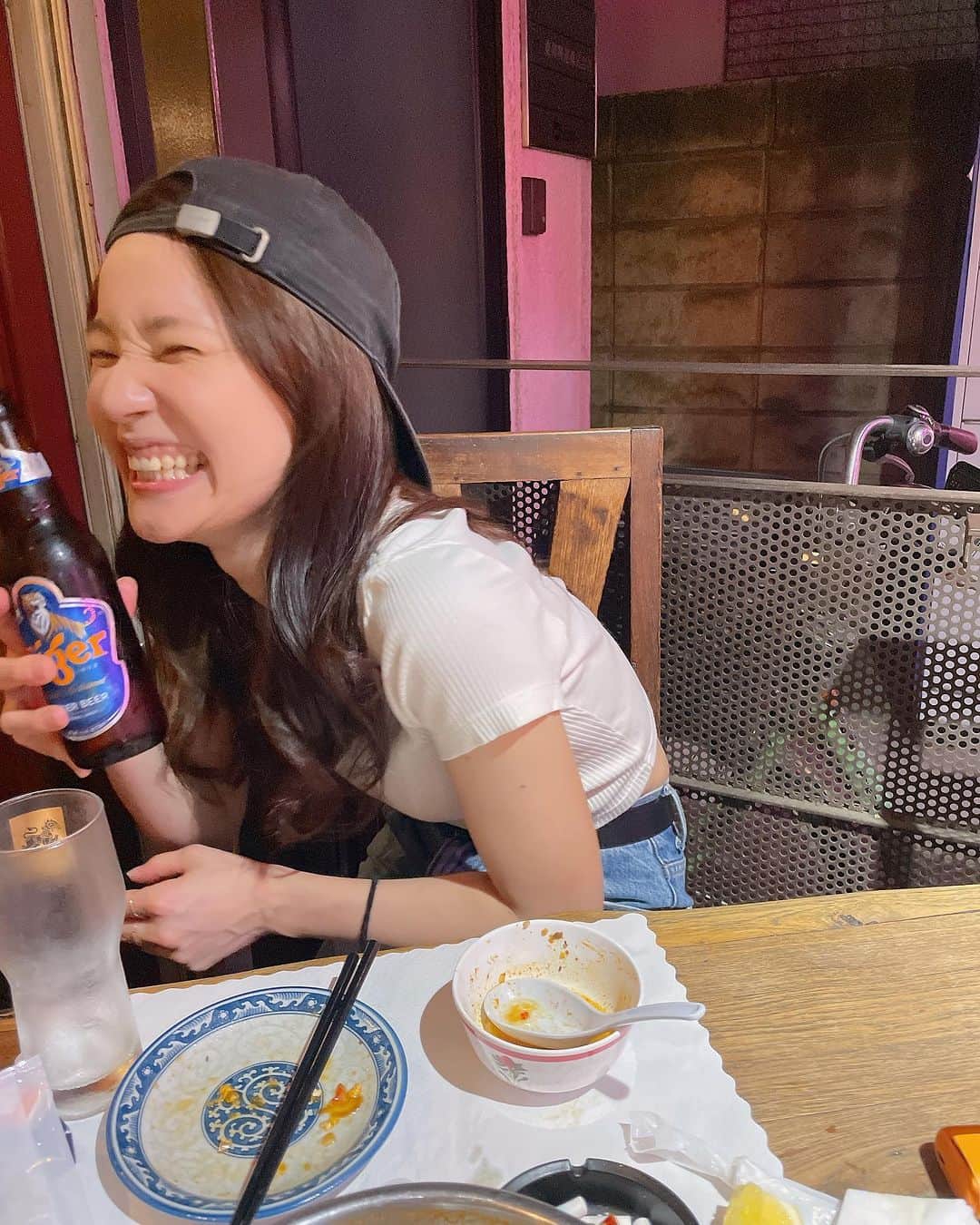 佐藤綾衣さんのインスタグラム写真 - (佐藤綾衣Instagram)「、 ビアガーデンの定義とは。  ハッキリとした答えはわかりません。 でも、笑顔で飲めるビールは最高です🙋‍♀️  ビールをさ、テラス席で飲めばいいんだよね？😗笑   #🍻 #ビール  #ビアガーデン」7月6日 19時16分 - ayagiii1130