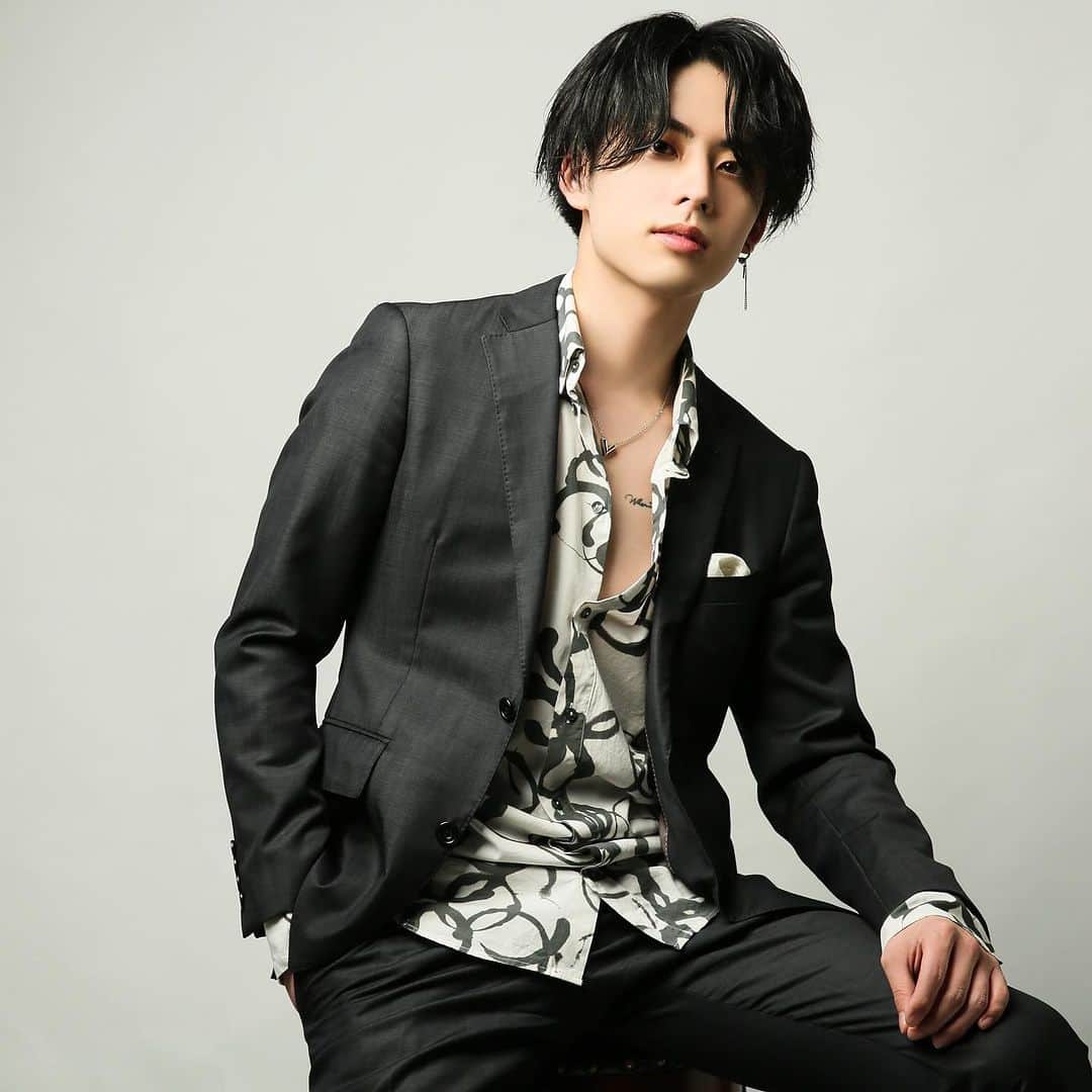 のインスタグラム：「Profile 名前：星野ルナ 役職：幹部補佐 誕生日：1994.11.23 身長：173㎝ 血液型：Ａ型 星座：いて座」