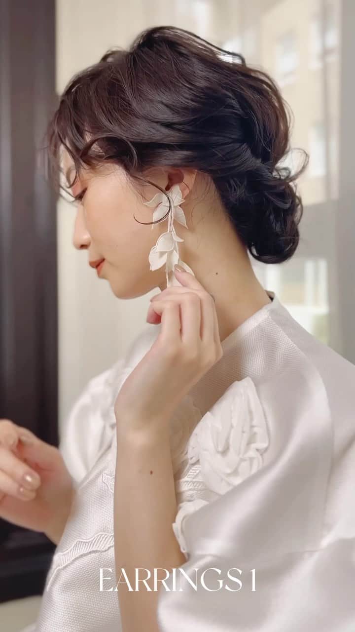 のインスタグラム：「ファッションを愛するみなさまへおすすめの イヤリング&イヤーカフをご紹介🕊️  ウェディングだからこそ とびきりエレガントに、自分らしく。 ドレスやウェディングのテーマに合わせて わくわくする気持ちを大切に、 選んでみてはいかがでしょう。  EARRING 1 @a.b.ellie  07-8918  EAR CUFF 2 @francescamirandabridal  07-8904  EARRING 3 @a.b.ellie  07-8895  EAR CUFF 4 @francescamirandabridal  07-8903  EARRING 5 @francescamirandabridal  07-8905  Special thanks. @fugee_bridal  @misaki_yoshida_   #junowedding #juno #wedding #weddingdress #realwedding #ジュノ#インポートドレス福岡　 #ジュノウェディング #ウェディングドレス #カラードレス #ウェディングドレス迷子 #カラードレス迷子 #mariaelena #jenniferbehr #abellie #ウェディングアクセサリー #プレ花嫁 #九州花嫁 #九州プレ花嫁 #福岡花嫁 #福岡プレ花嫁 #2023秋婚 #2023冬婚 #2024春婚 #結婚式 #前撮り #後撮り #junoの前撮り #juno天神本店」
