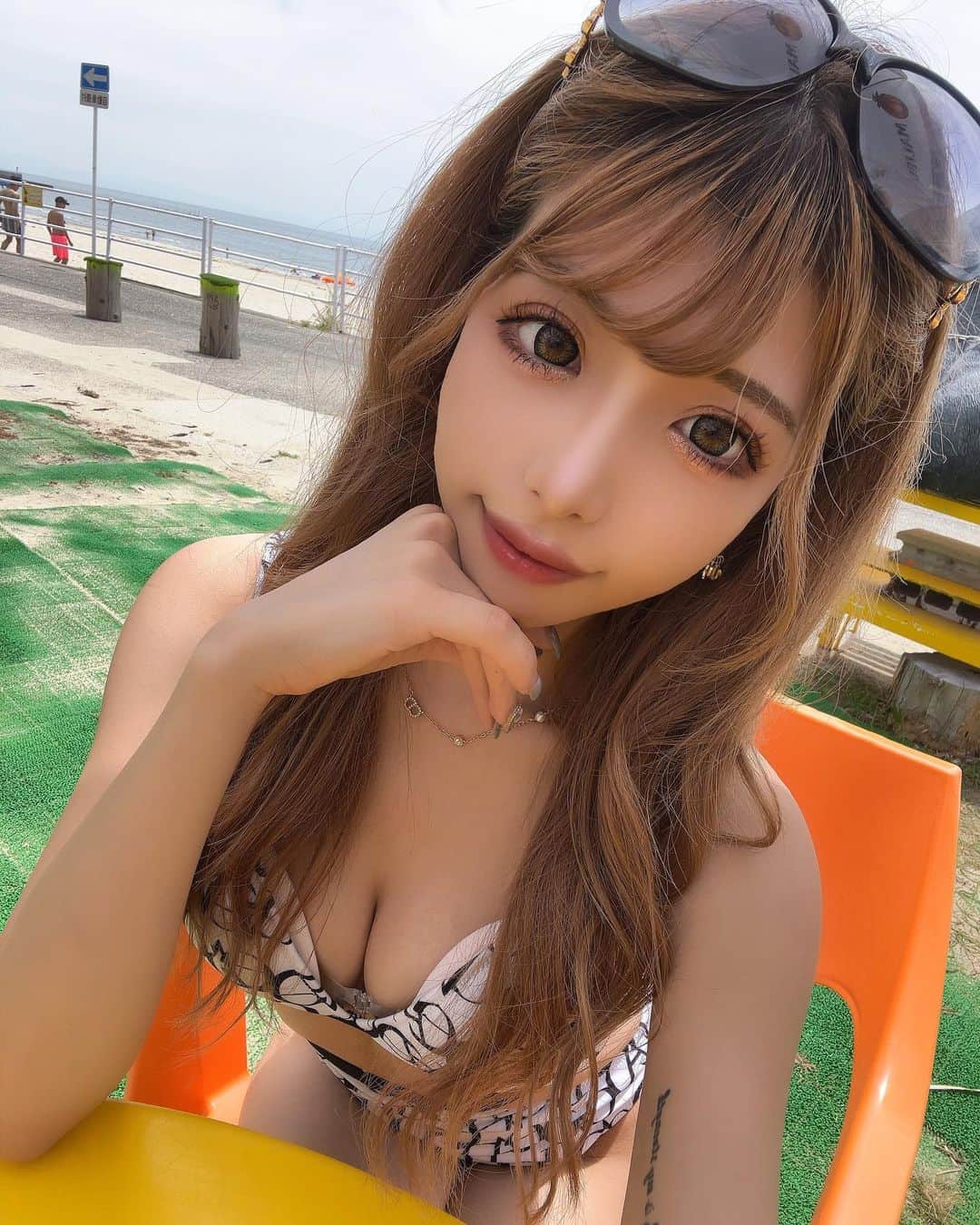 YUNAのインスタグラム：「海の雰囲気が好き🫧🪸🐬 💙  夏大好き女(*´□`*)」