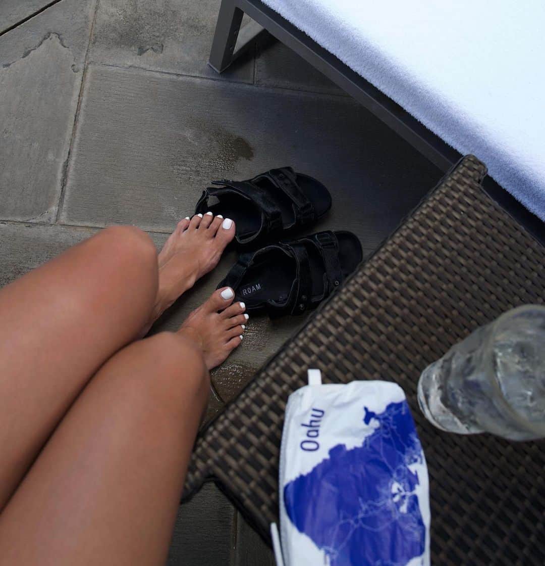 中川珠里のインスタグラム：「. TAN🤎🤎  日焼け後の保湿対策で、旅行にも持って行った Body APP マルチコンディショナー 洗い上がりが初めての感覚、すべすべ。 夏こそ乾燥する肌の為に！  @a_professional.protection  #マルチコンディショナー#エーピーピー#APP#pr」