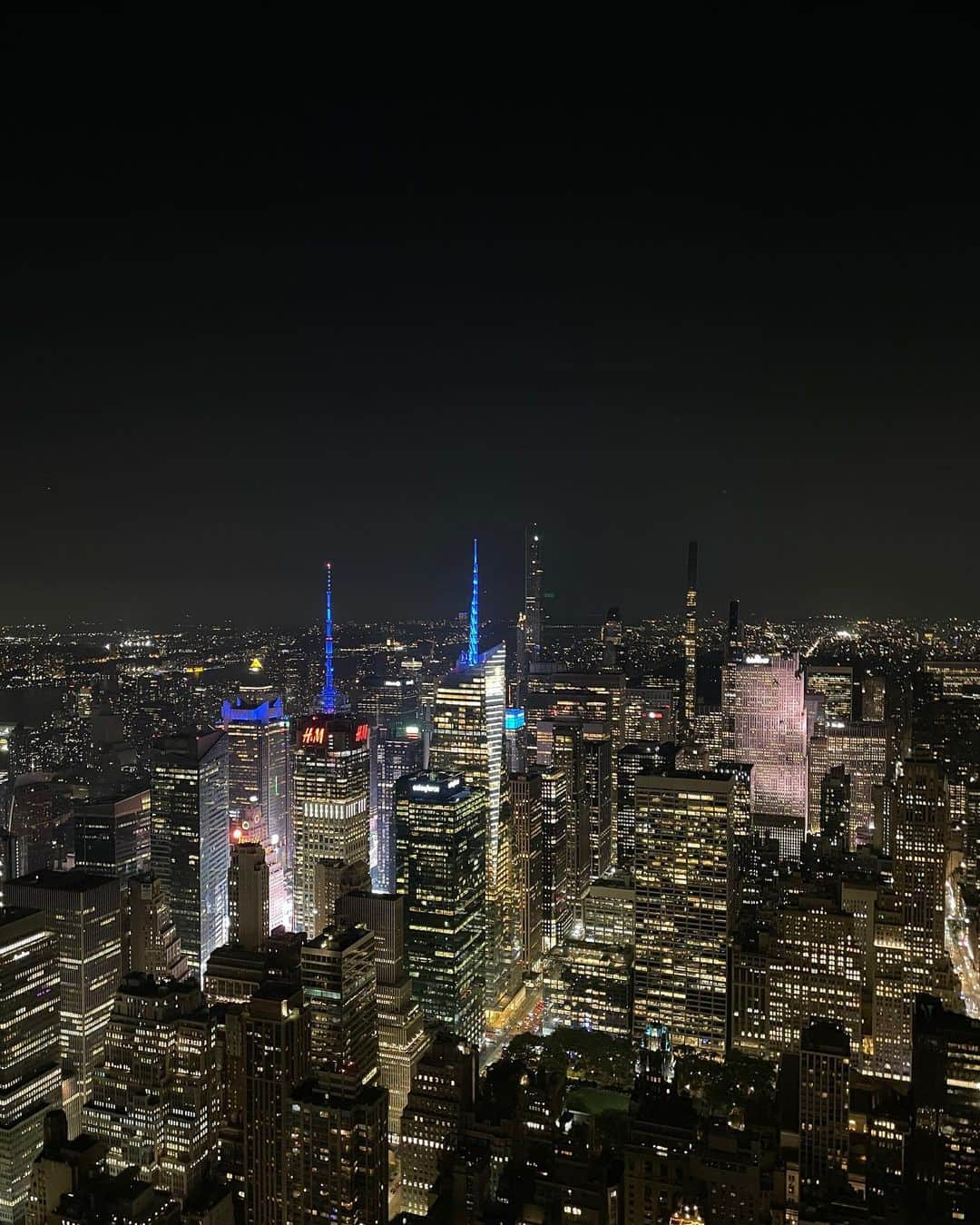 指出瑞貴さんのインスタグラム写真 - (指出瑞貴Instagram)「🗽🌝💎  #NY #empirestatebuilding #Omg   I think it's the best night view in the world.   世界一。初めて見た光景に美し過ぎて、本当に来てよかったって心から思いました。この光景は一生忘れない😌 世界のど中心って感じ。涙しそうでした。素晴らしいの。  #야경 #nightview #夜景」7月6日 19時53分 - sashidemizuki