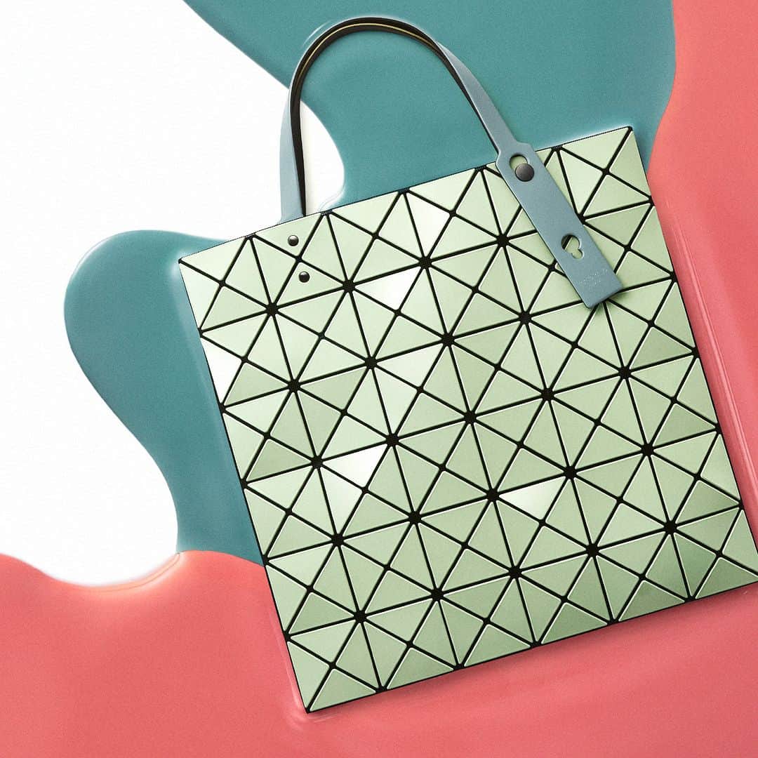 BAO BAO ISSEY MIYAKE Official Instagram accountのインスタグラム：「"LUCENT GLOSS MIX"  Release Month: July, 2023 *The release month might be different in each country.  #baobaoisseymiyake #baobao #isseymiyake #baobaoisseymiyakeAW23」