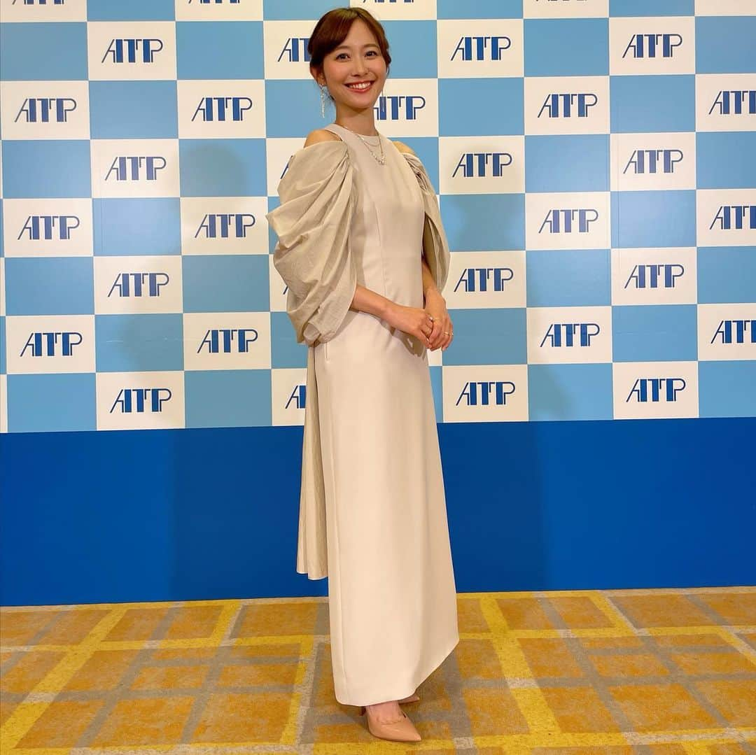 久冨慶子さんのインスタグラム写真 - (久冨慶子Instagram)「・ 本日は 第39回ATP賞テレビグランプリ受賞式の司会でした🎤 NHKの佐藤俊吉アナウンサーと務めました！ （授賞式ではなく受賞式なんだとか✨） 普段お世話になっている制作会社の方々の 素敵な作品が受賞する瞬間を お祝いできて楽しい時間でした🍀 これから生まれてくる作品も楽しみです！！！  スタイリストさんが 素敵な衣装を用意してくれました💍 ワンピース @celford_official  アクセサリー @starjewelry_press  靴 @louboutinworld   受賞式の後色んな方々とお話ししたかったですが、、 ママは息子のお迎えに行きます🚅 ＊ ＊ #ATP賞 #司会 #受賞された皆様 #おめでとうございます #新幹線通勤」7月6日 20時03分 - keiko0hisatomi