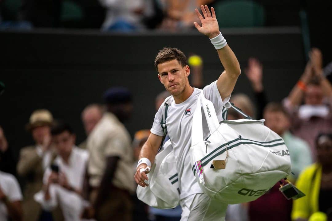 のインスタグラム：「Siempre un placer @wimbledon !!! Respect @janniksin 👏👊」