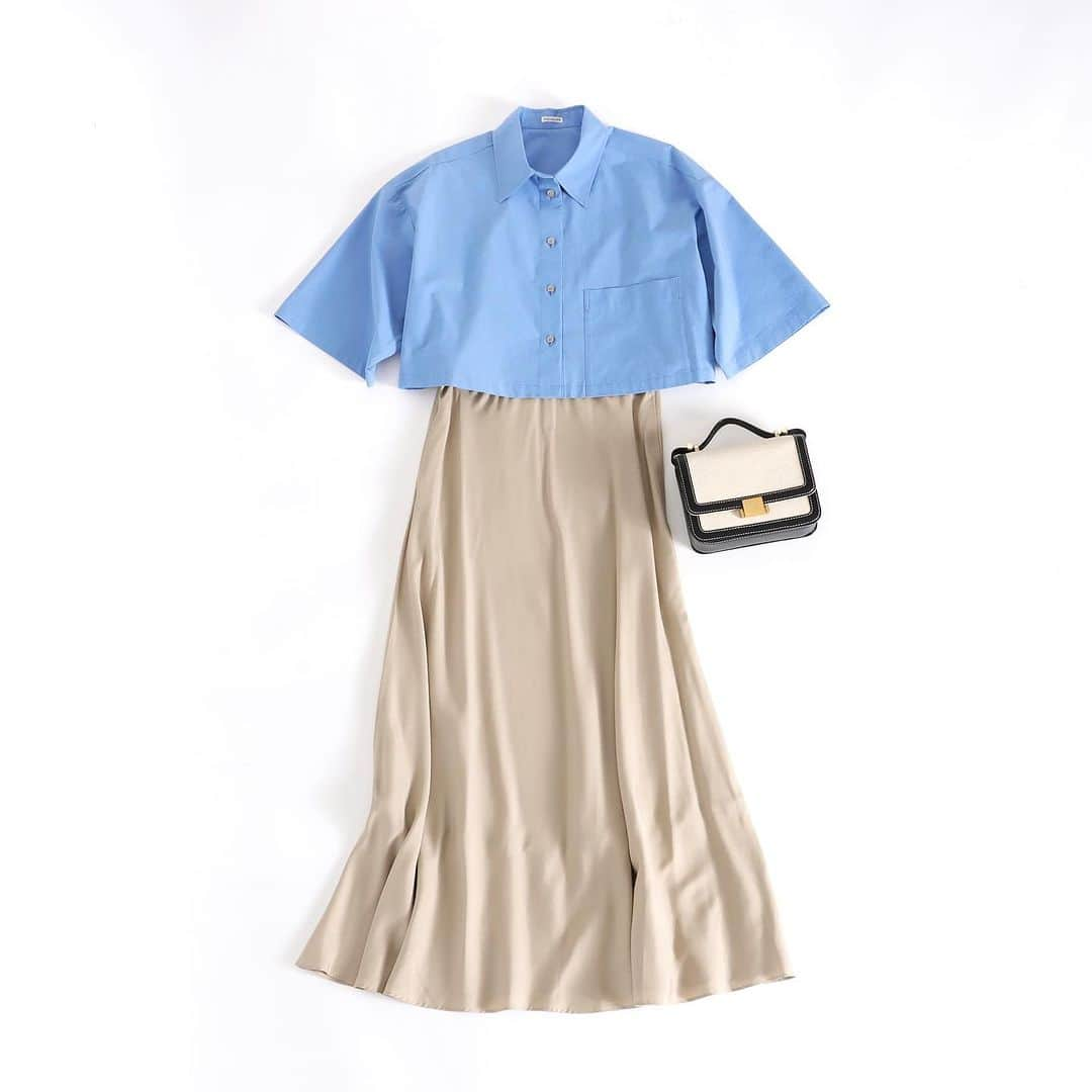 DRESSLAVEさんのインスタグラム写真 - (DRESSLAVEInstagram)「.  blouse... ¥18,700 → 13,090 skirt... ¥23,100 → ¥18,480 bag〈kabinett〉... ¥39,600 → ¥23,760  #DRESSLAVE #ドレスレイブ #2023ss #23ss #summer #spring #fashion #skirt #blouse #kabinett #bag #midriff #flareskirt #スカート #ブラウス #ショート丈 #半袖シャツ #フレアスカート #大人カジュアル #カジュアル #綺麗目コーデ #綺麗目カジュアル #春夏コーデ #ブルーブラウス #セール」7月6日 20時15分 - dresslaveofficial