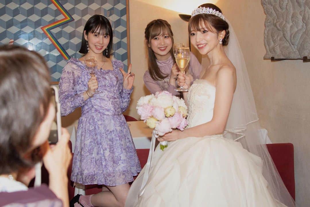 まぁむさんのインスタグラム写真 - (まぁむInstagram)「♡  2023年6月5日に 結婚式を挙げました。  いくらまなこもイタリアまではるばる来てくれて幸せいっぱいでした♡  皆様どうぞお祝いしてください🥂  これからも何卒よろしくお願い申し上げます☺️  . . . . . . . .」7月6日 20時37分 - maamland