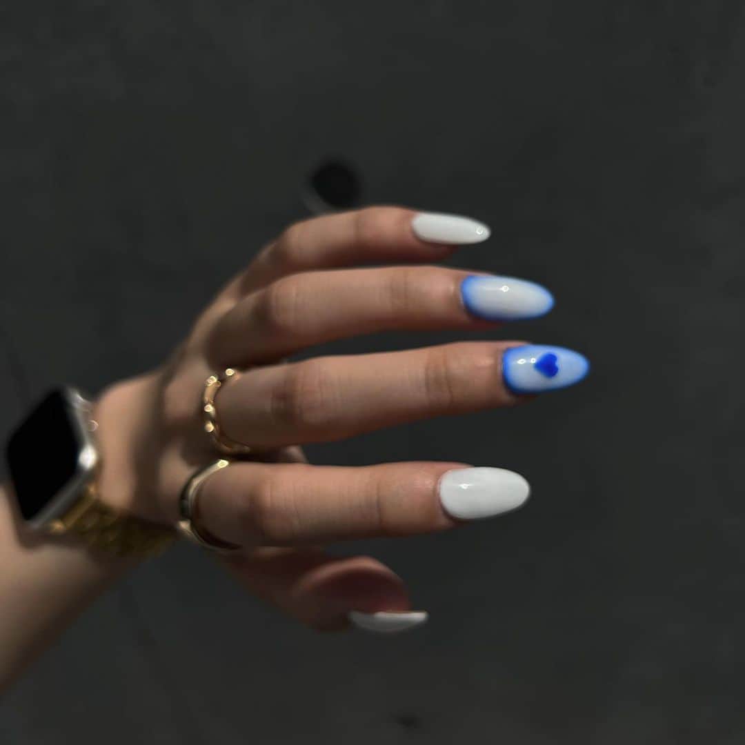 樽井みかのインスタグラム：「New"  White base🤍  いつも有難うございます✨ ( @natural_beauty_complex_tiara ) ・ ・ ・ ・ ・ #nail #nails #newnails #nailart #naildesign #ネイル #ネイルデザイン #トレンドネイル #シンプルネイル #海外ネイル」