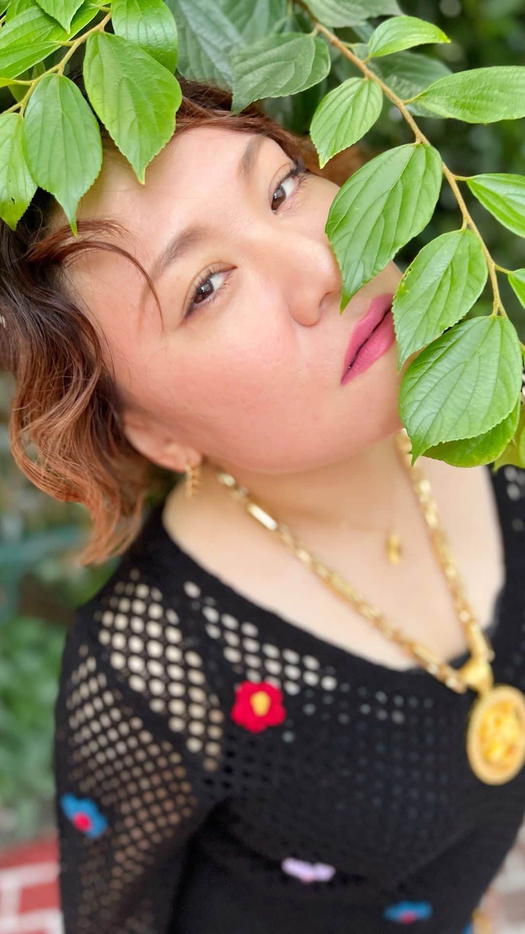 バービーのインスタグラム：「麻布十番歩いてたらストーリートスナップの人に声かけられた🙊」