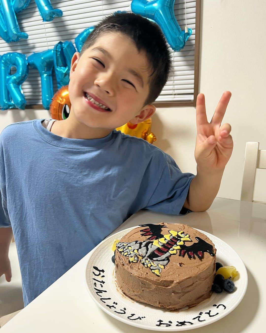 山崎秀晃のインスタグラム：「息子👦🏻5歳お誕生日おめでとう🎂の回 #ALAN #117cm #25kg」