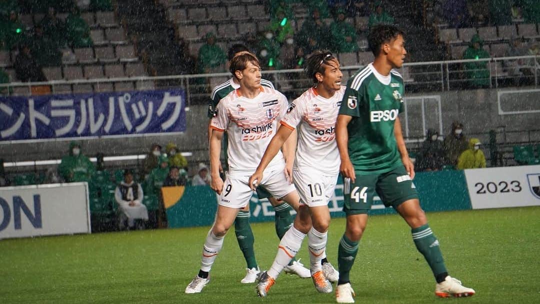 のインスタグラム：「#ehimefc  #愛媛fc  #jleague  #松田力  #🇮🇩🇯🇵」