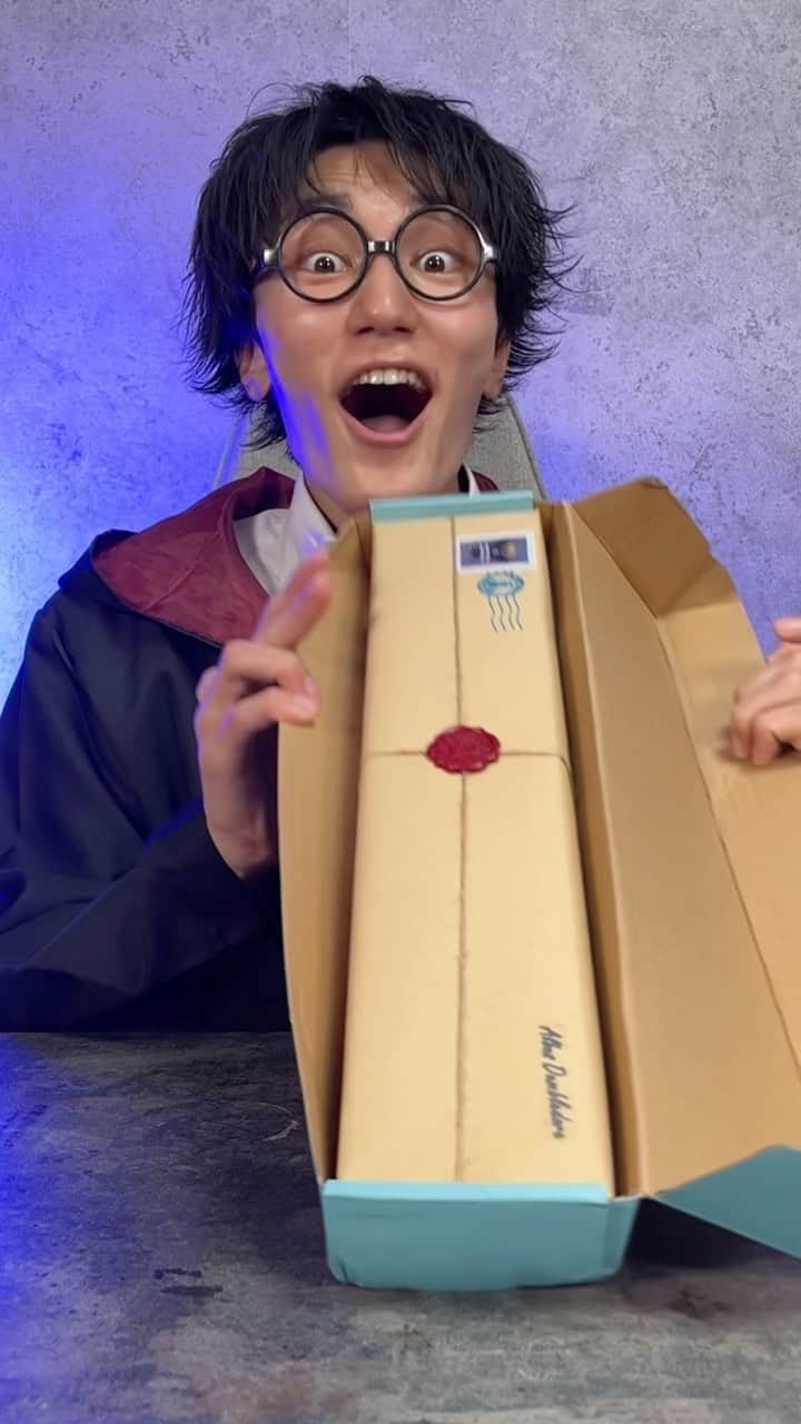 のインスタグラム：「Got to try Harry Potter Wand🧙‍♀️🧳🪄 #harrypotter #wand #issei」
